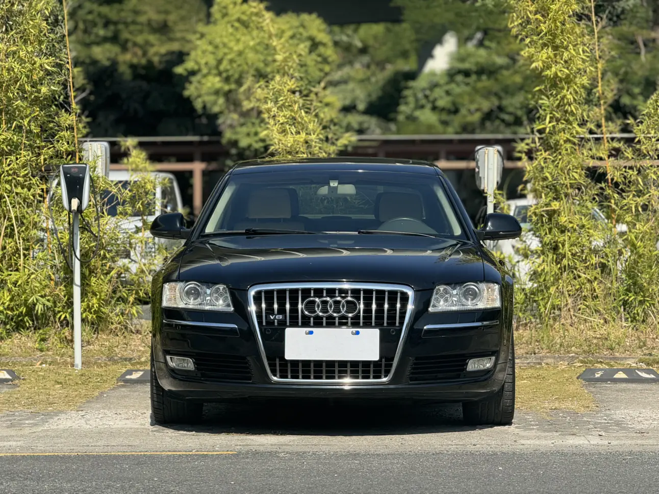 Audi A8  из Китая