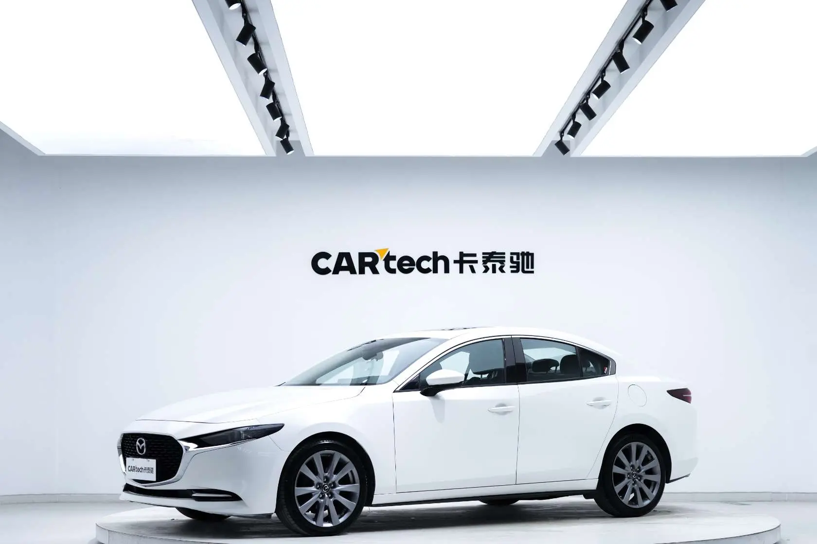 Mazda Axela (Mazda3)  из Китая