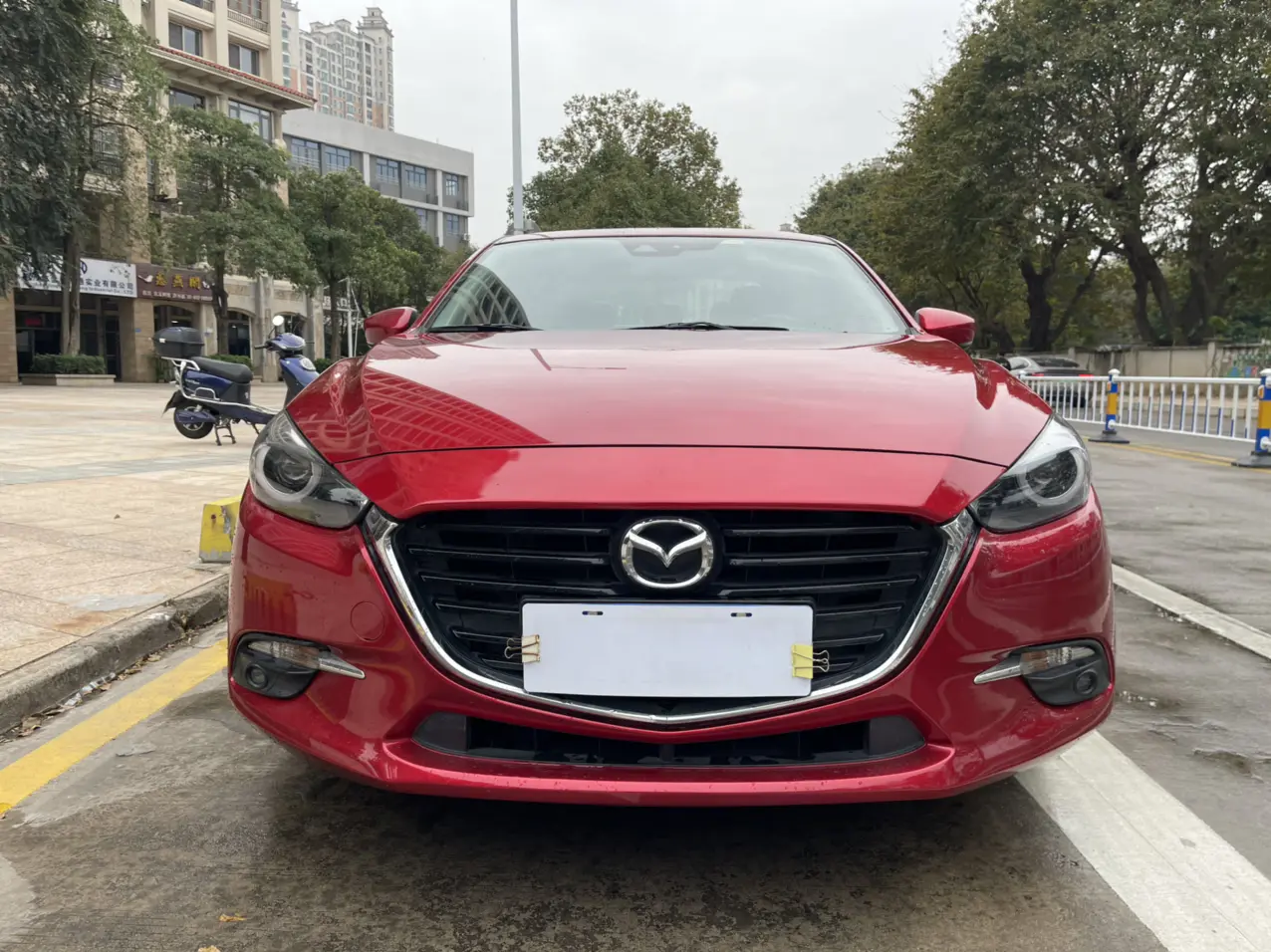 Mazda Axela (Mazda3)  из Китая