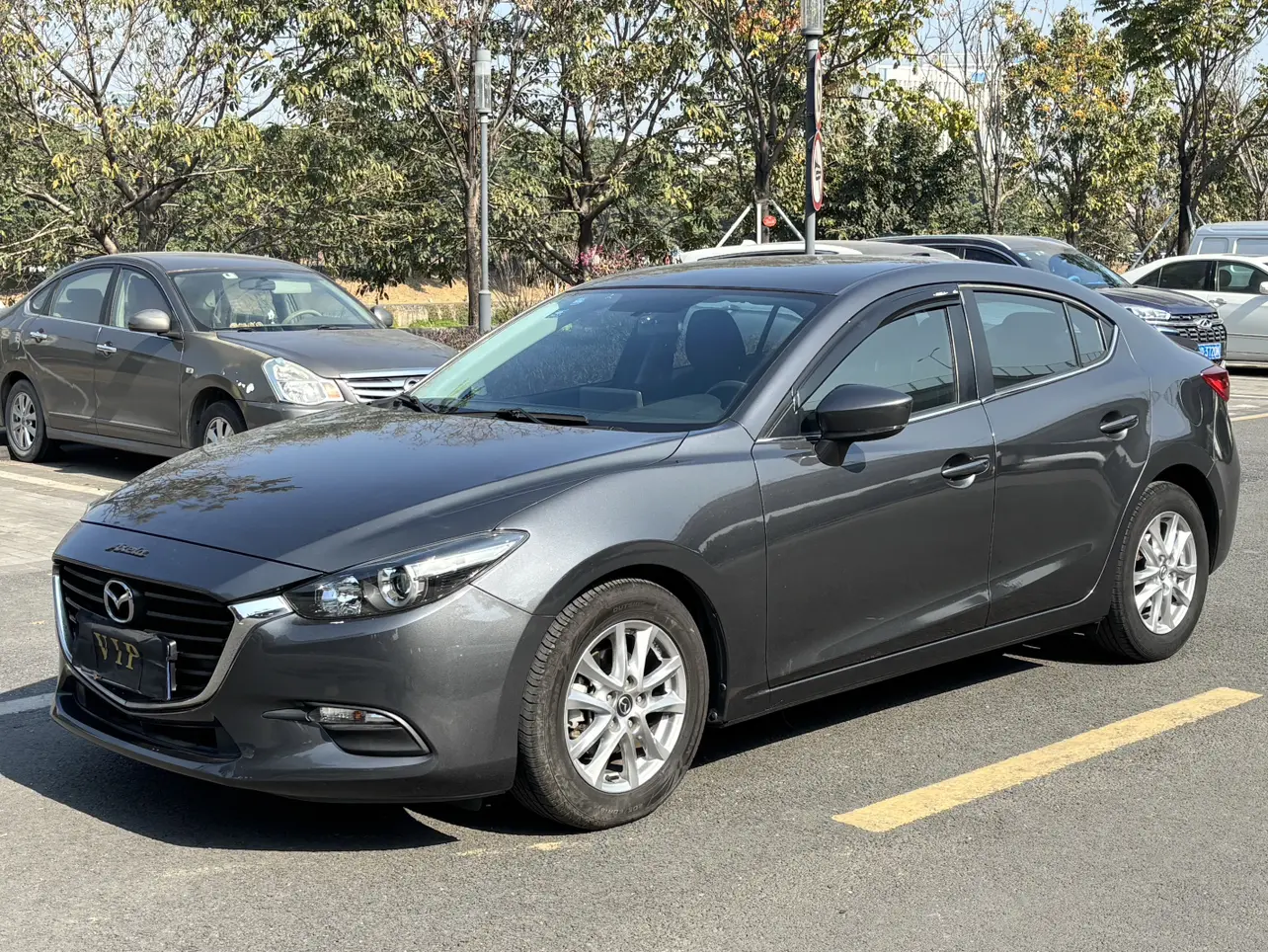 Mazda Axela (Mazda3)  из Китая