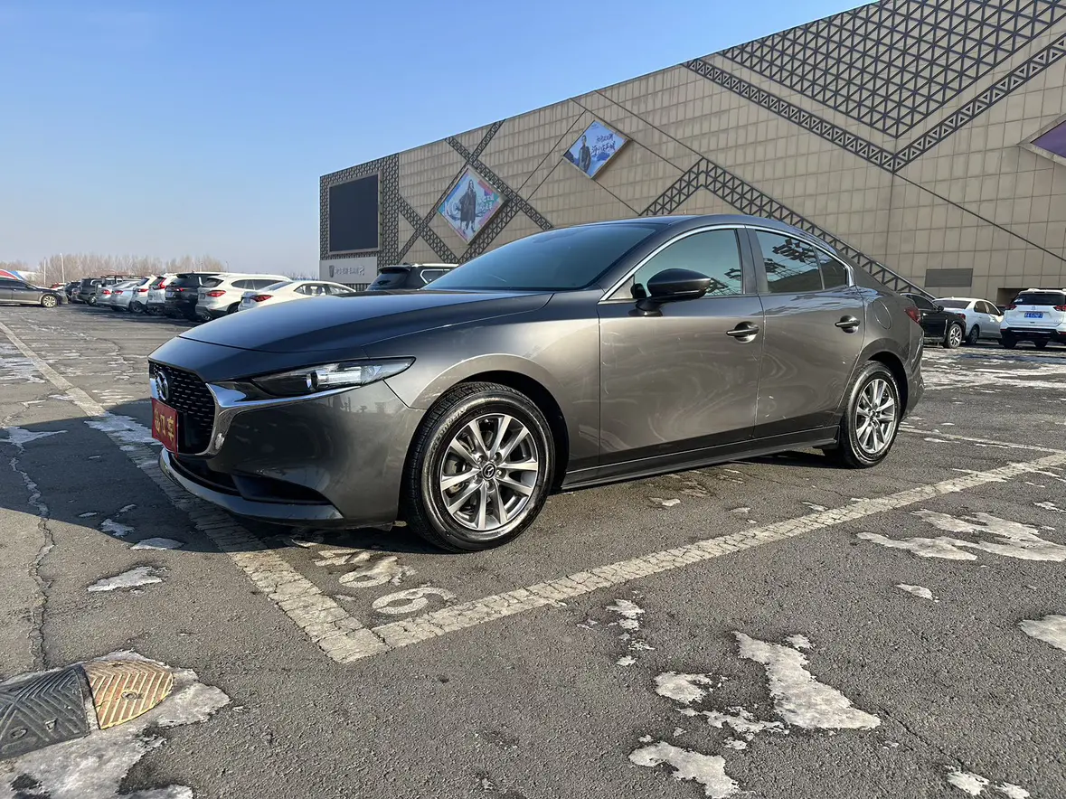 Mazda Axela (Mazda3)  из Китая