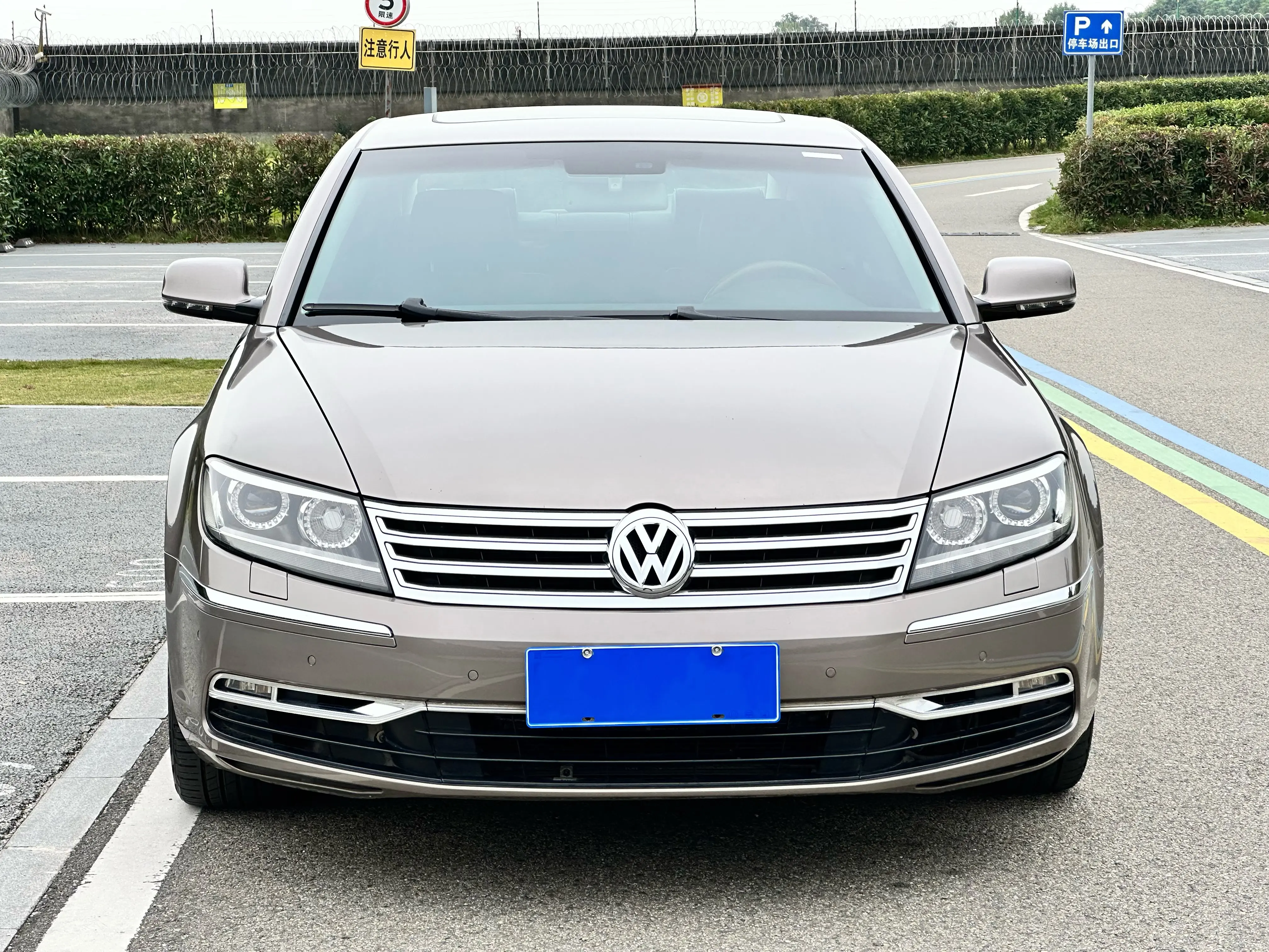 Volkswagen Phaeton  из Китая