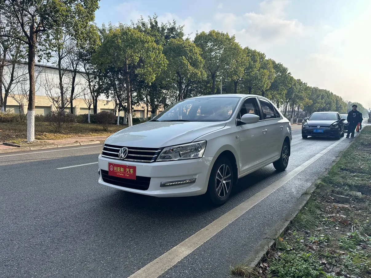 Volkswagen Santana  из Китая