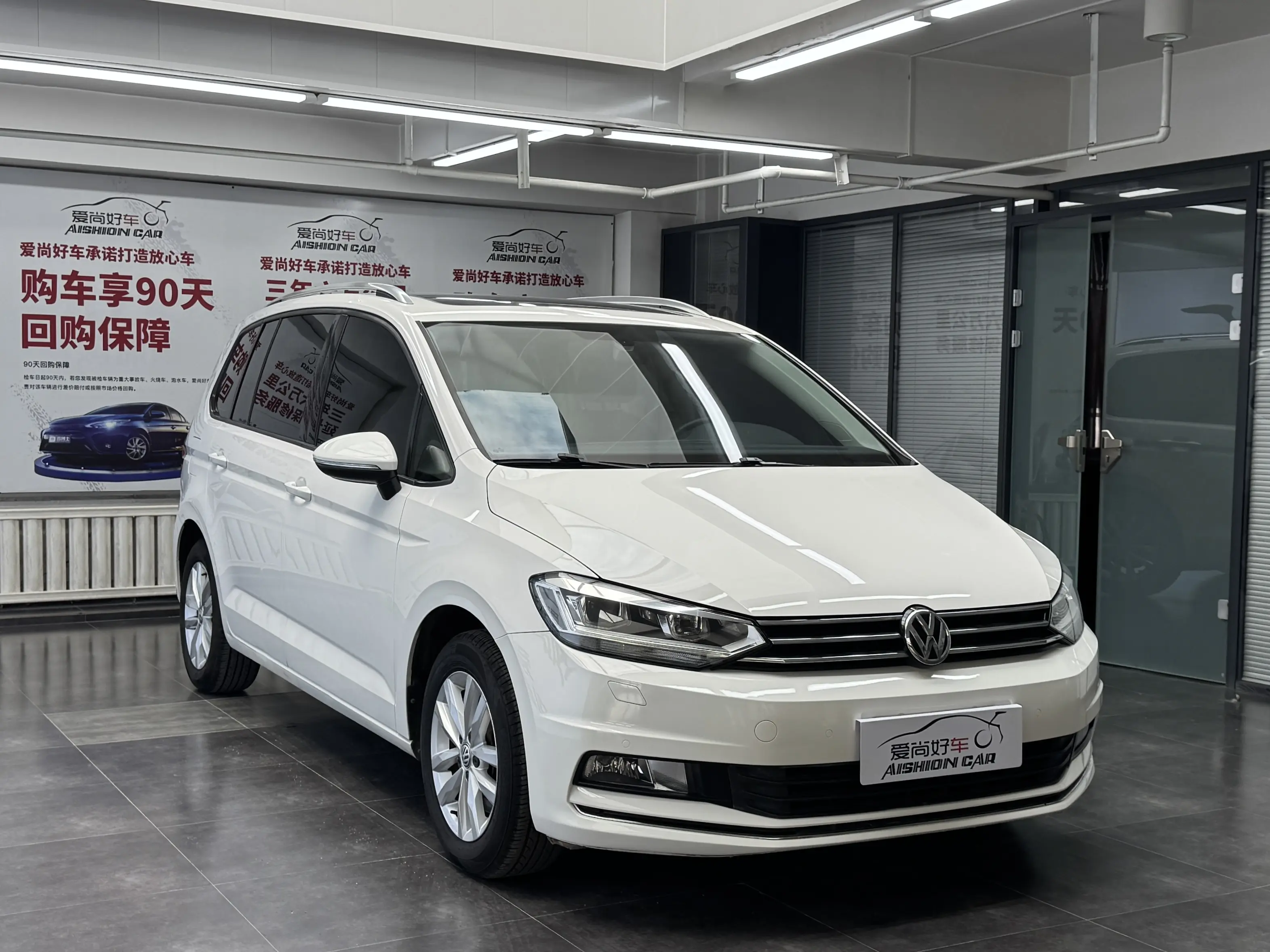 Volkswagen Touran L  из Китая