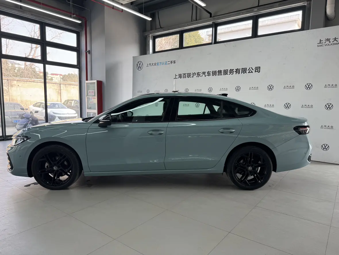 Volkswagen Passat  из Китая