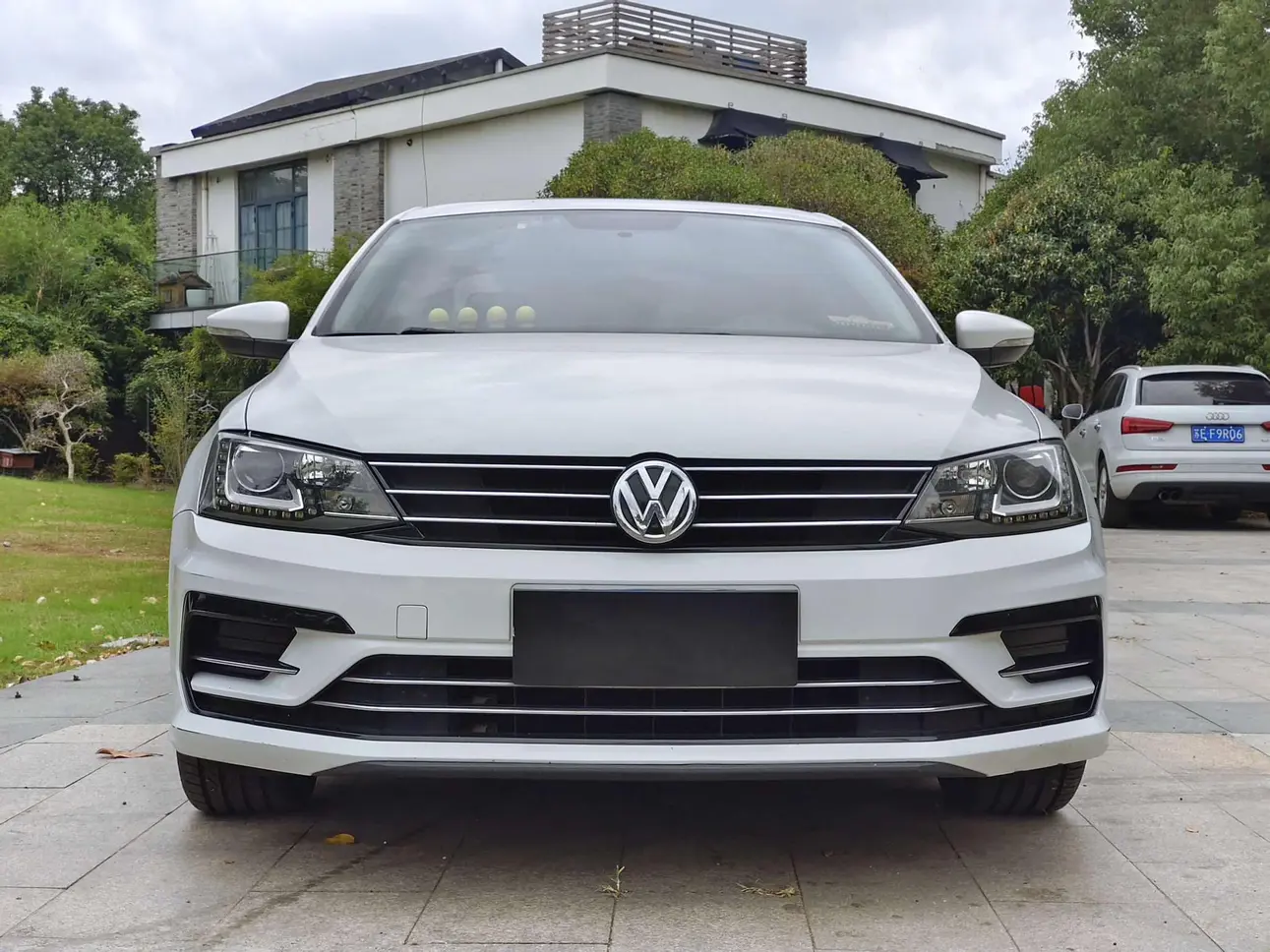 Volkswagen Sagitar  из Китая