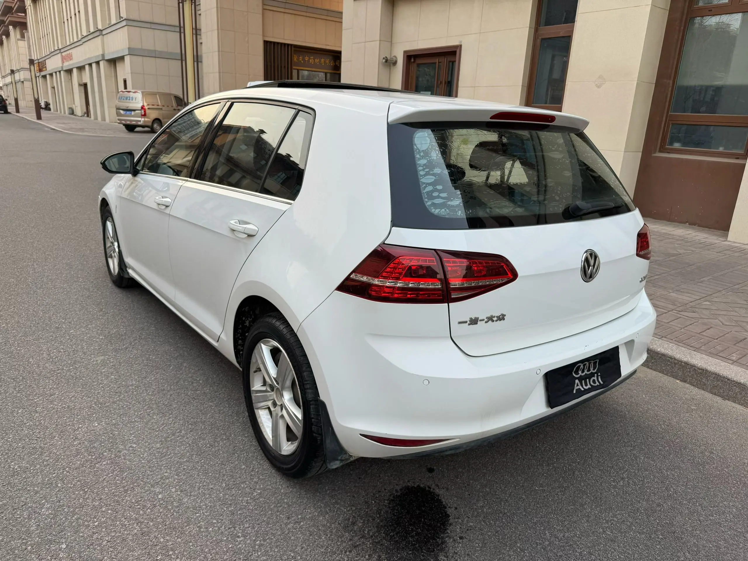 Volkswagen Golf  из Китая