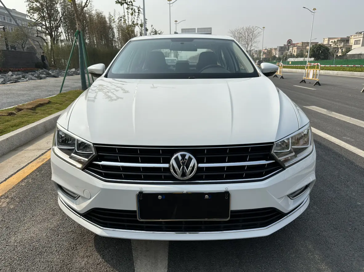 Volkswagen Bora  из Китая