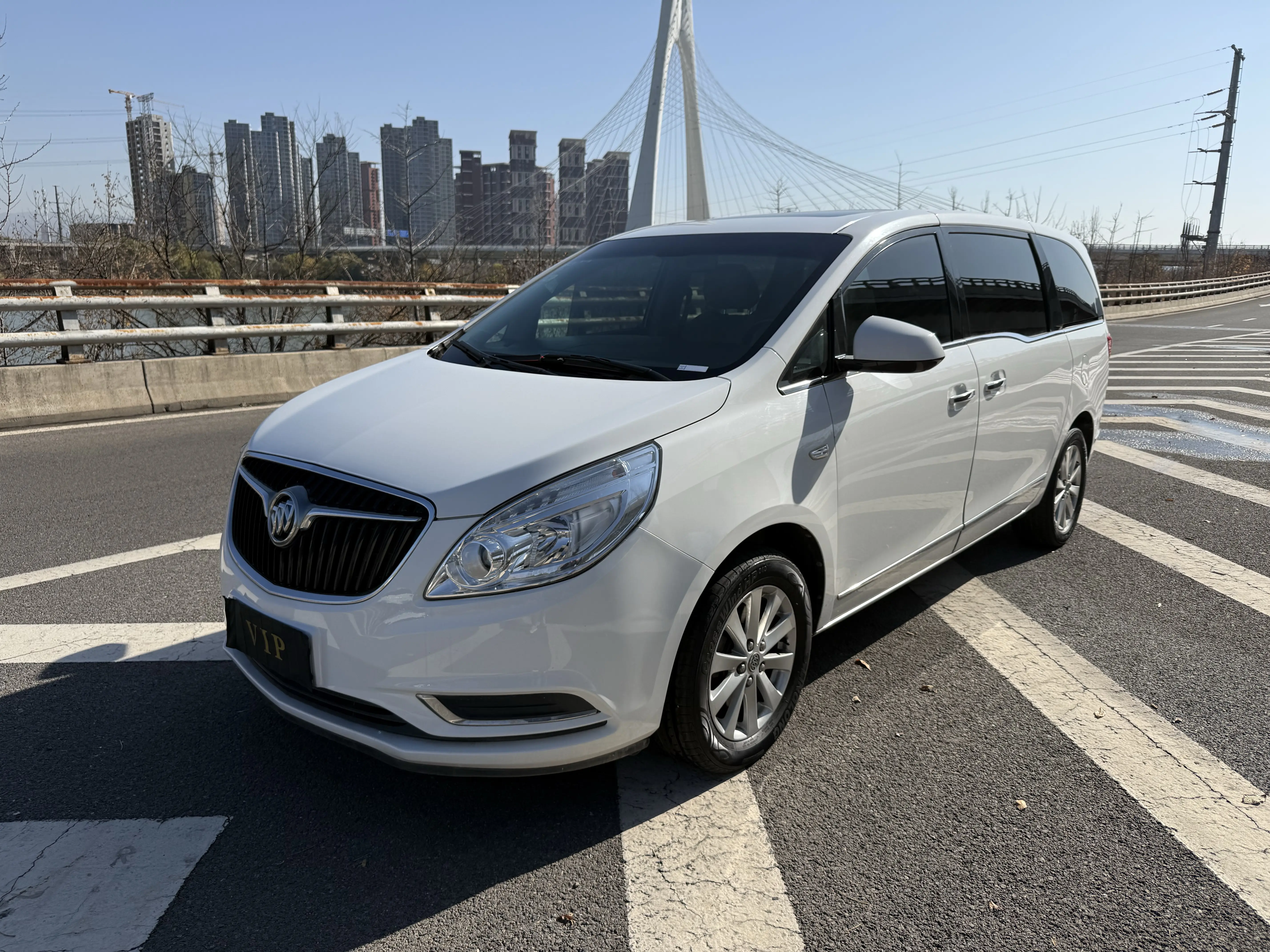 Buick GL8  из Китая