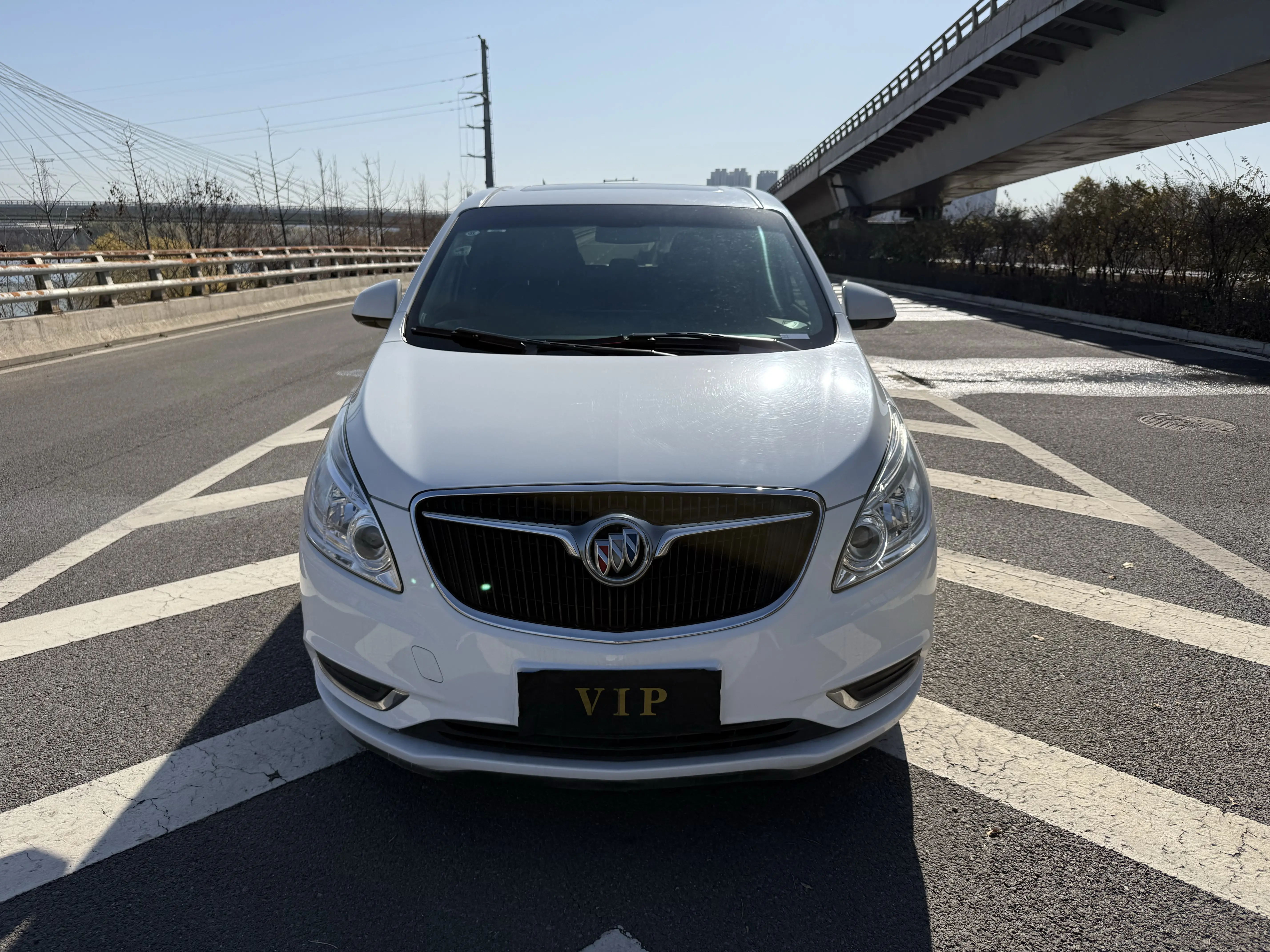 Buick GL8  из Китая