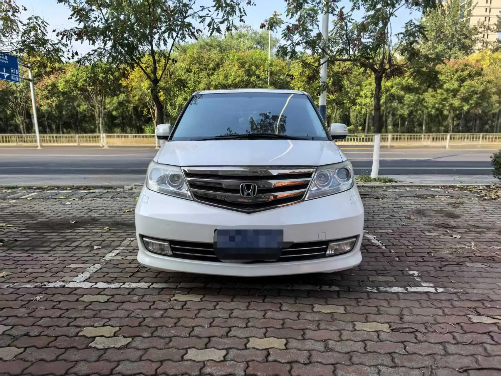 Honda Elysion (Alison)  из Китая