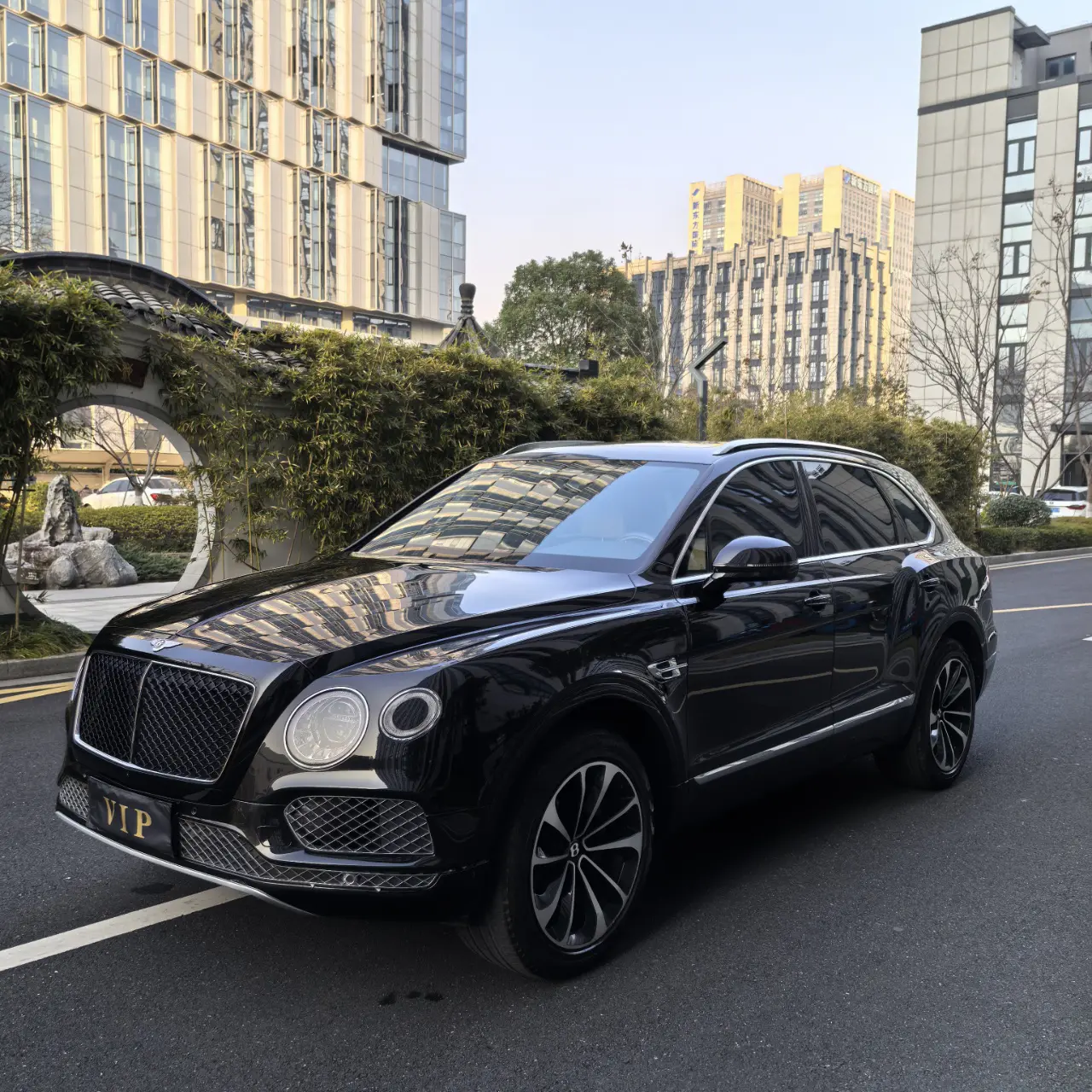 Bentley Bentayga  из Китая