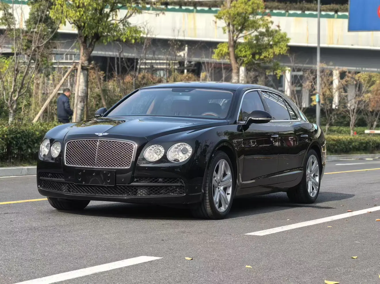 Bentley Galloping  из Китая