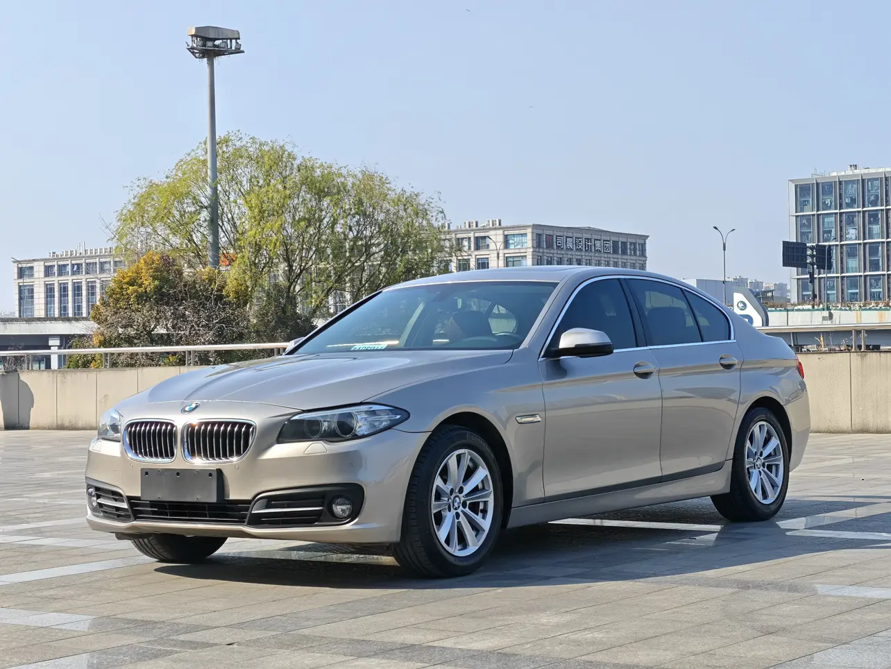 BMW 5 Series  из Китая