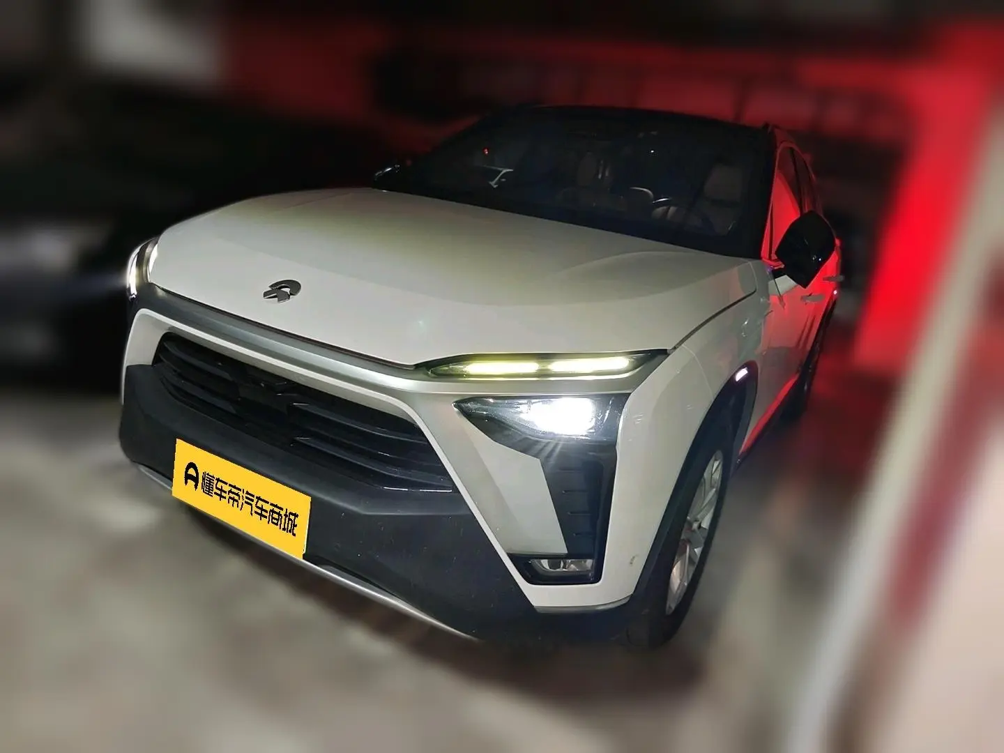 NIO ES8  из Китая