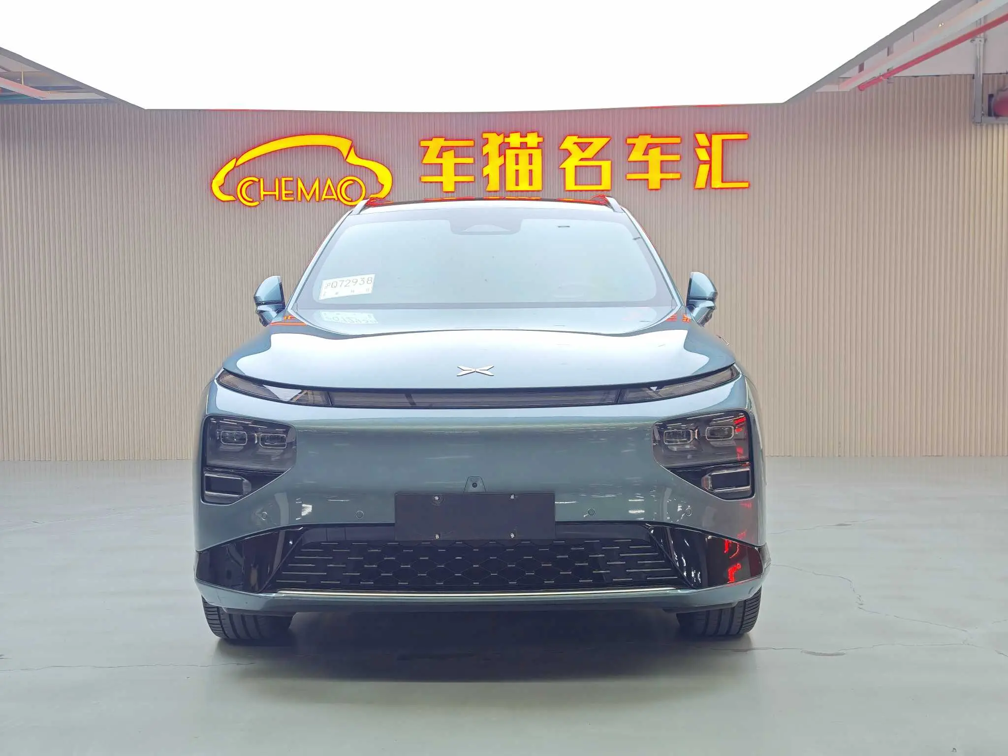 Xpeng G9  из Китая