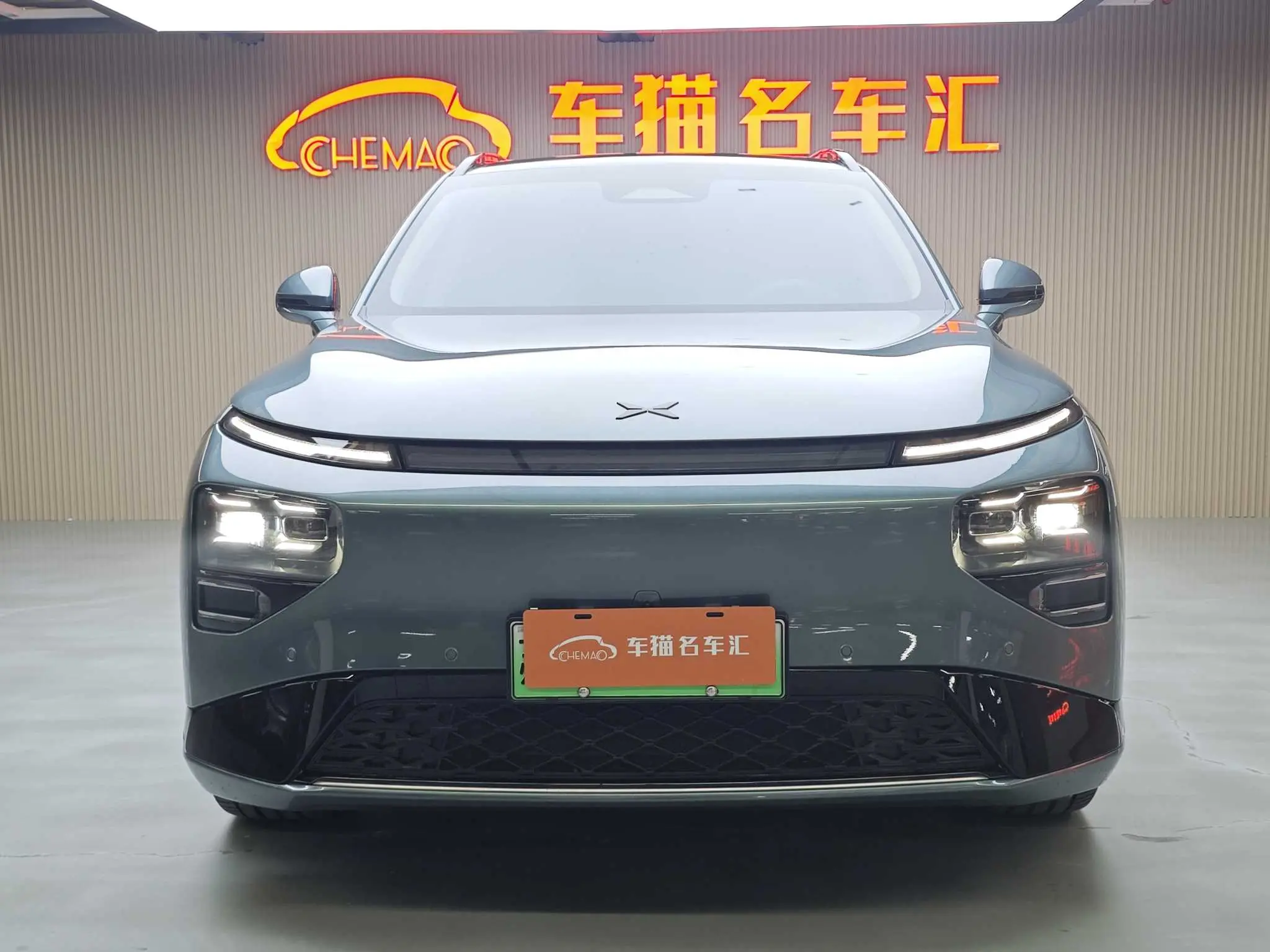 Xpeng G9  из Китая