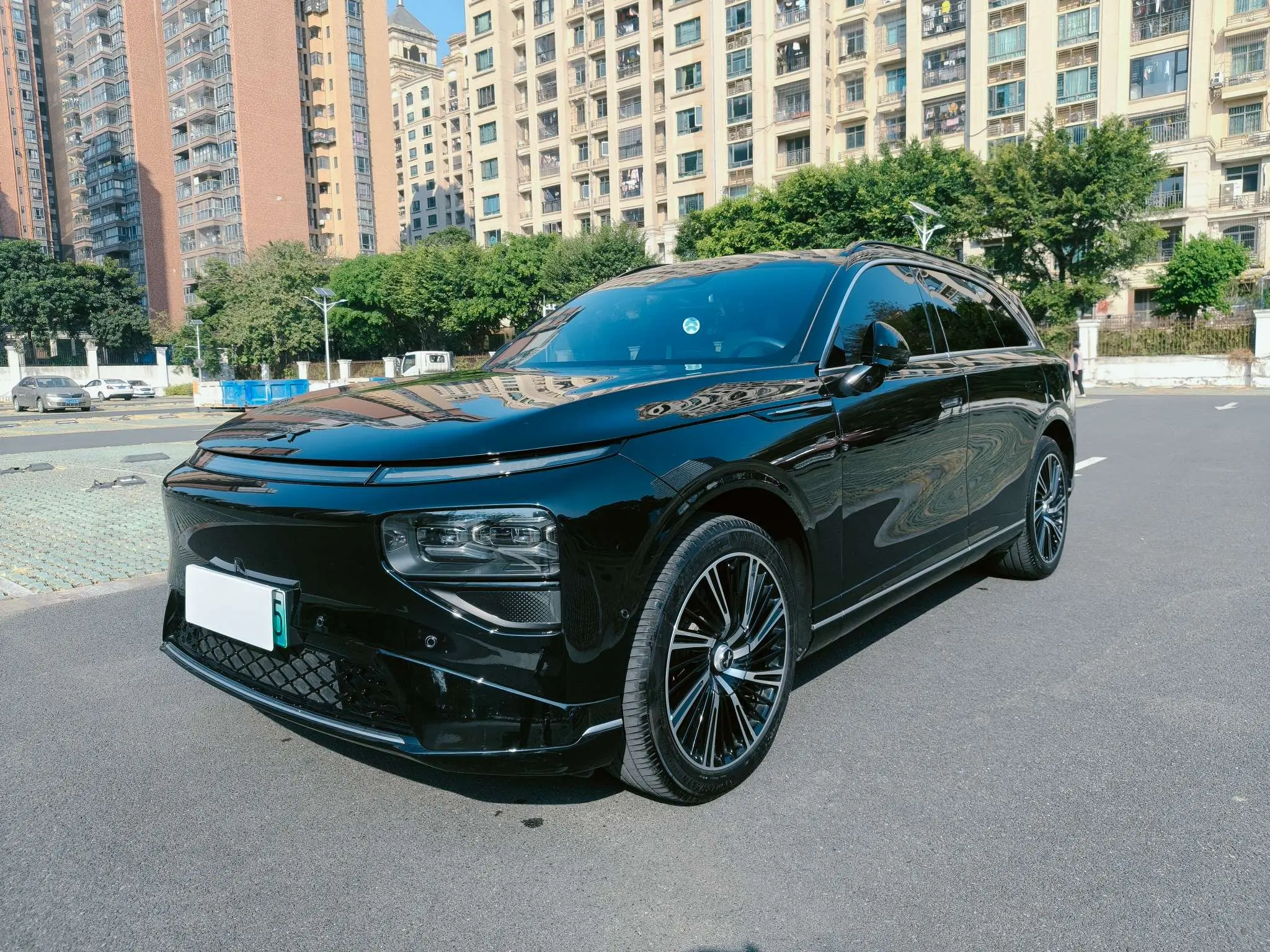 Xpeng G9  из Китая