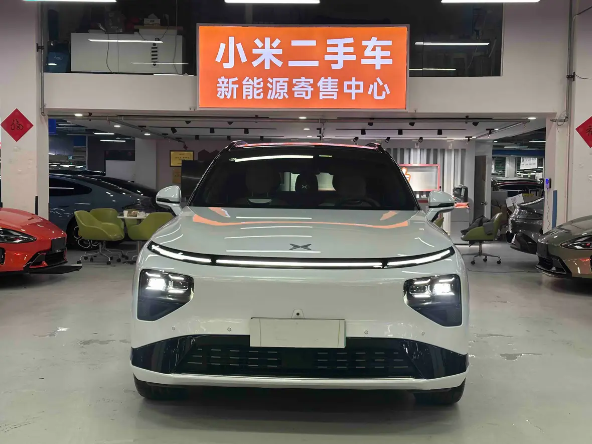 Xpeng G9  из Китая