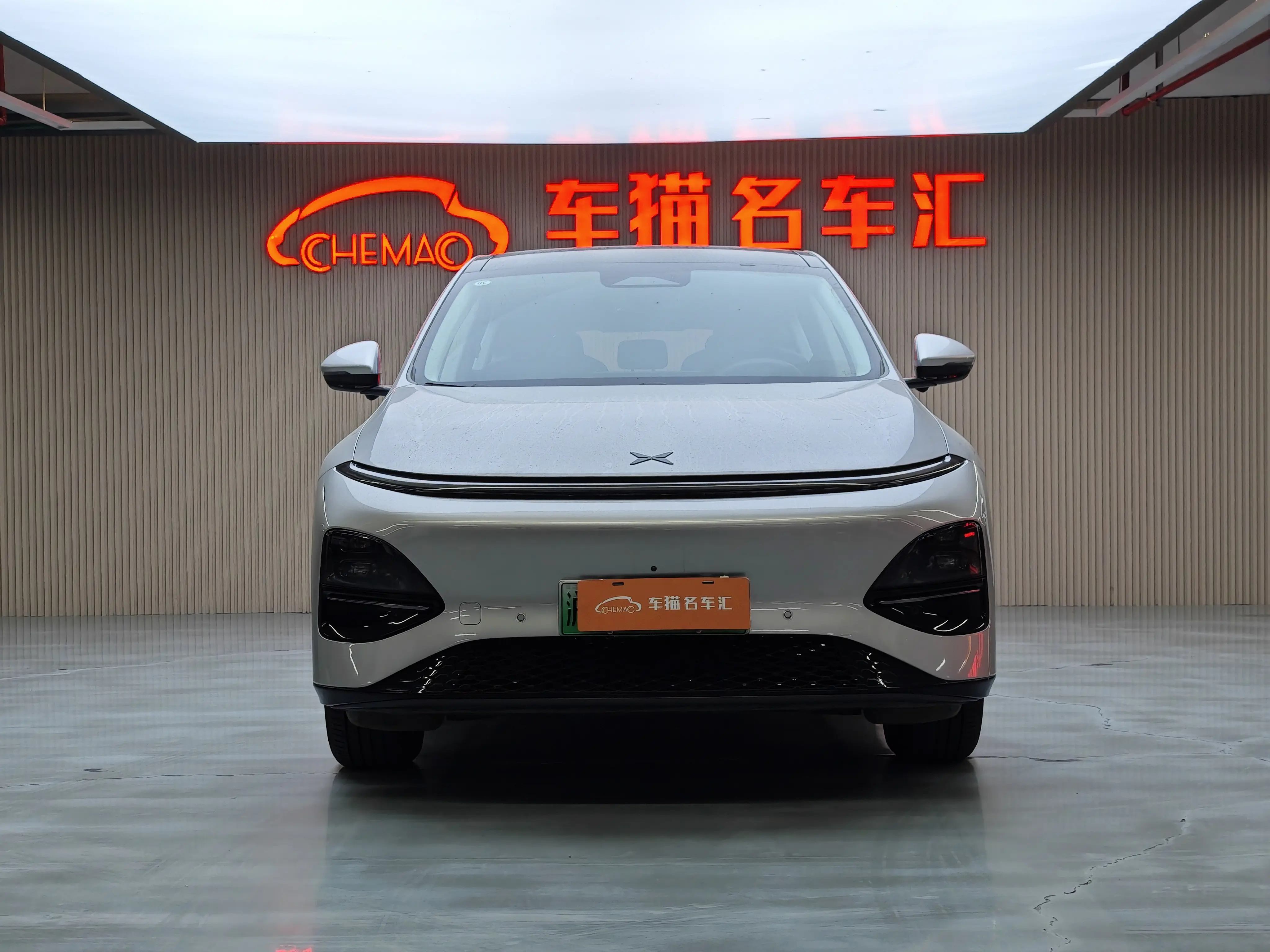 Xpeng G6  из Китая