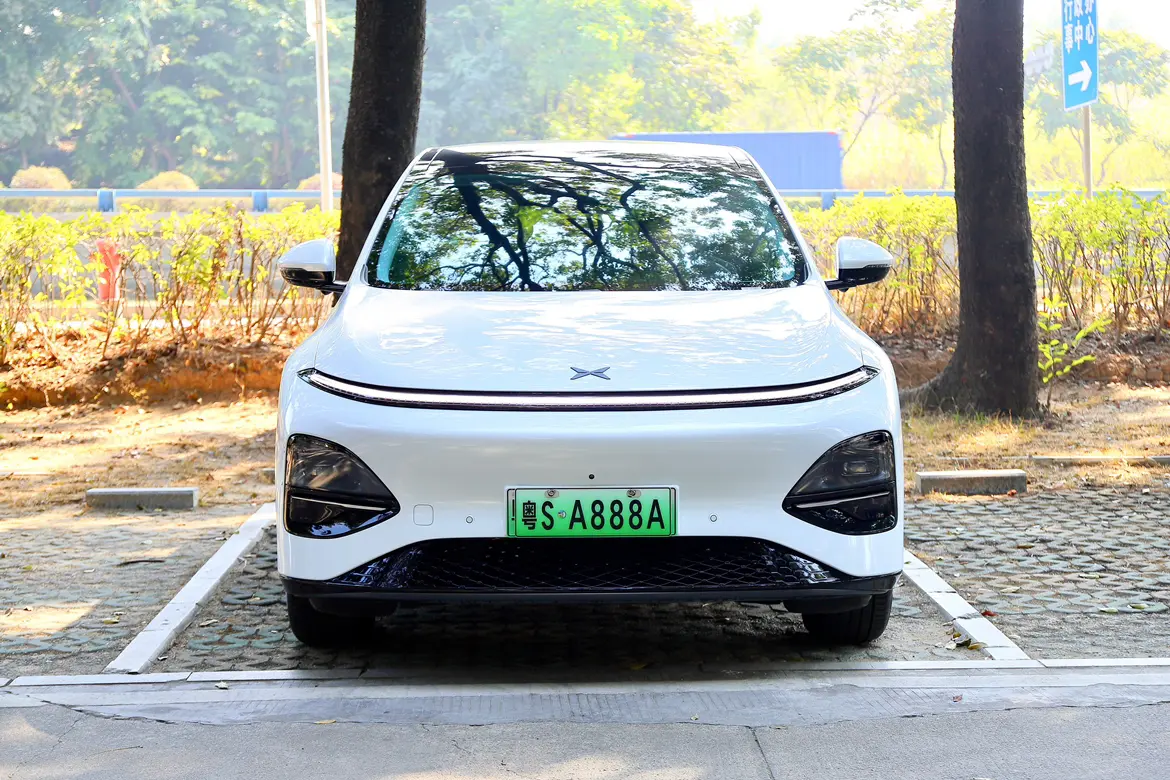 Xpeng G6  из Китая