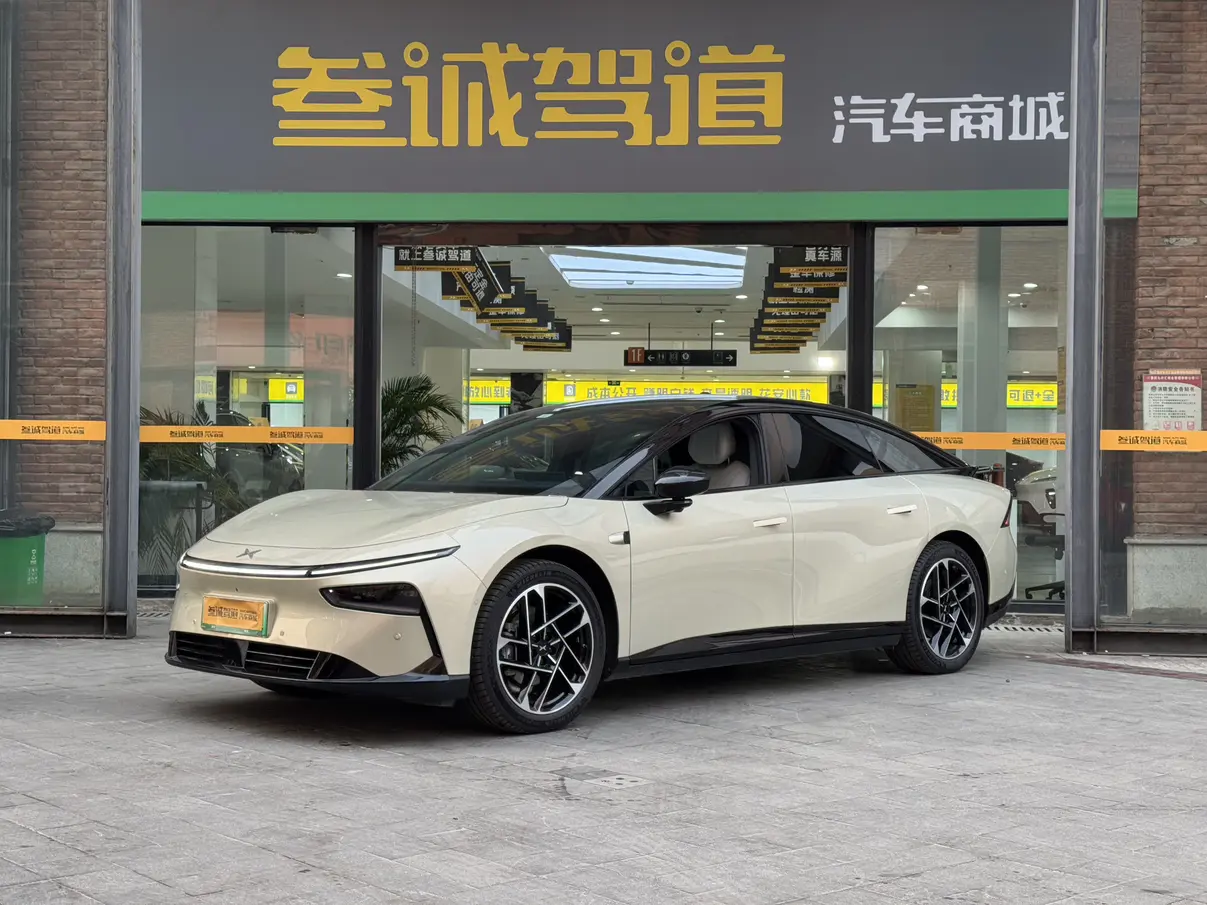 Xpeng P7+  из Китая