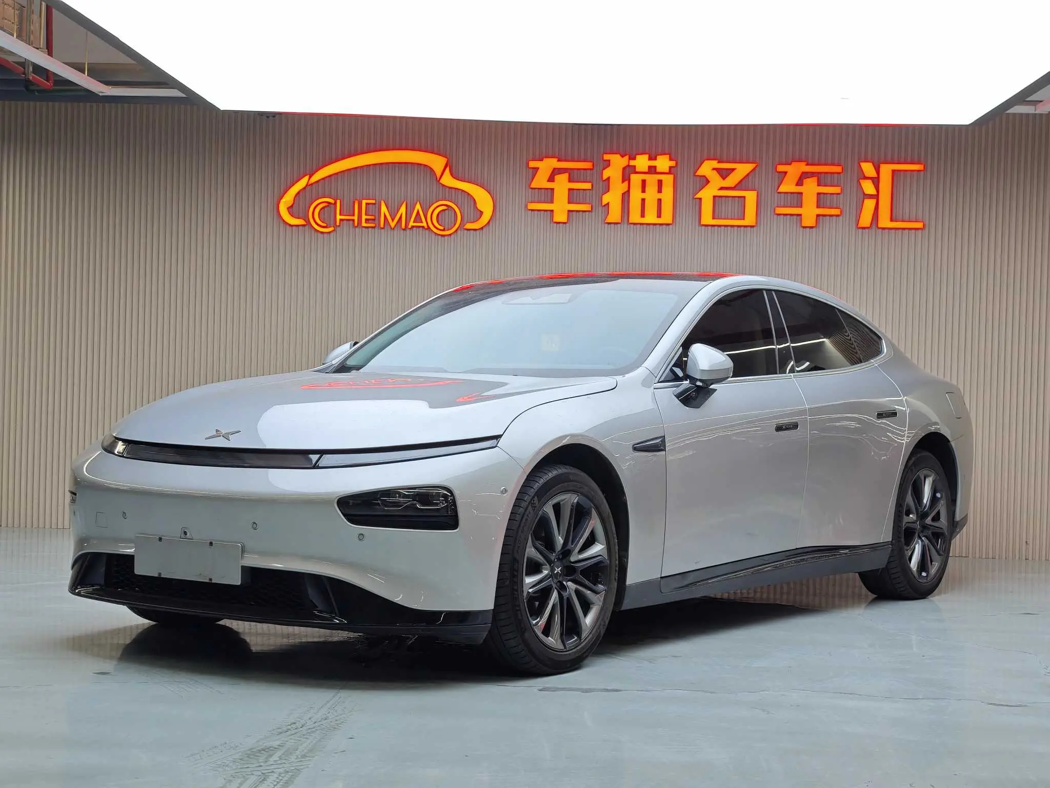 Xpeng P7  из Китая