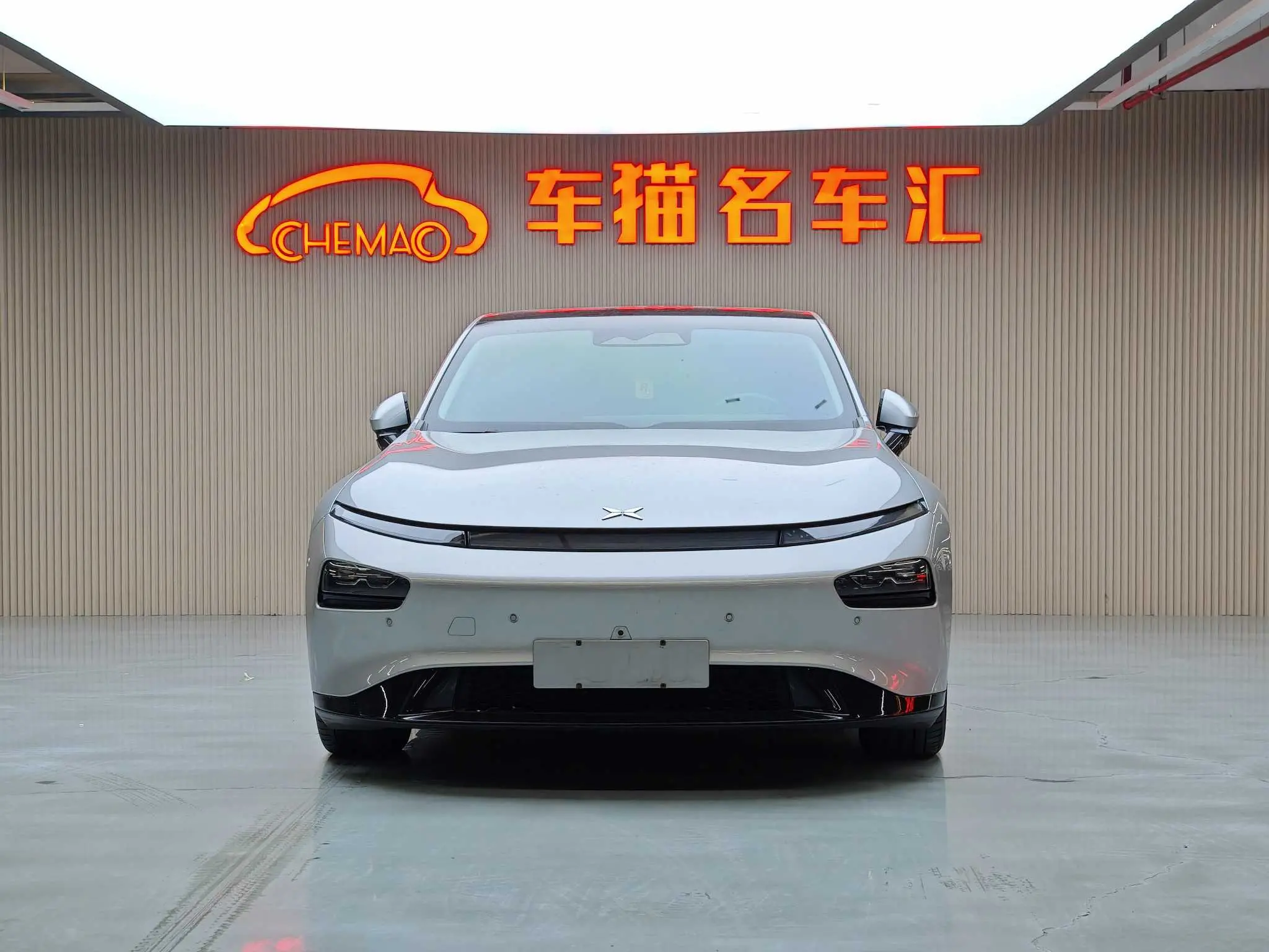 Xpeng P7  из Китая