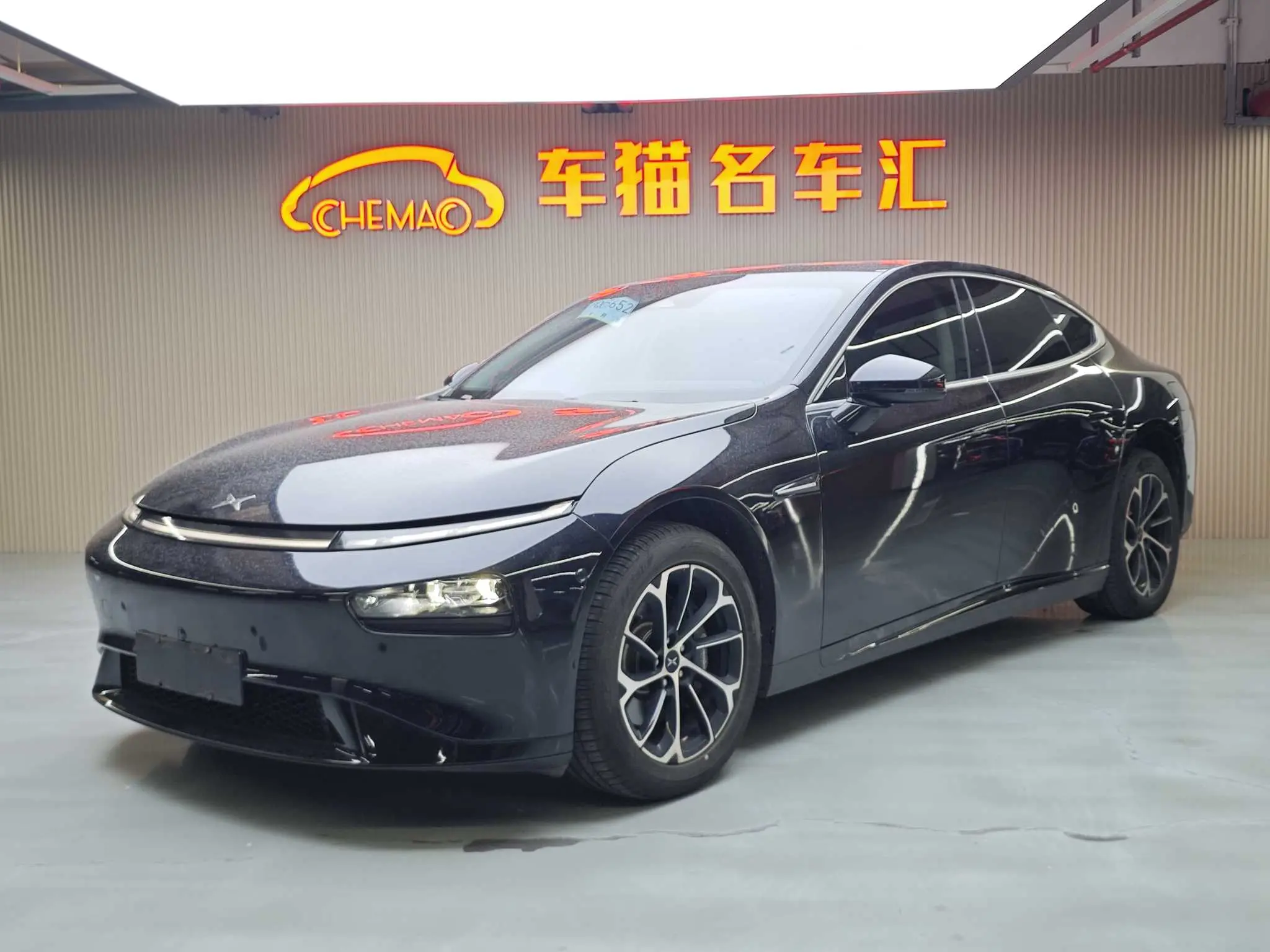 Xpeng P7  из Китая