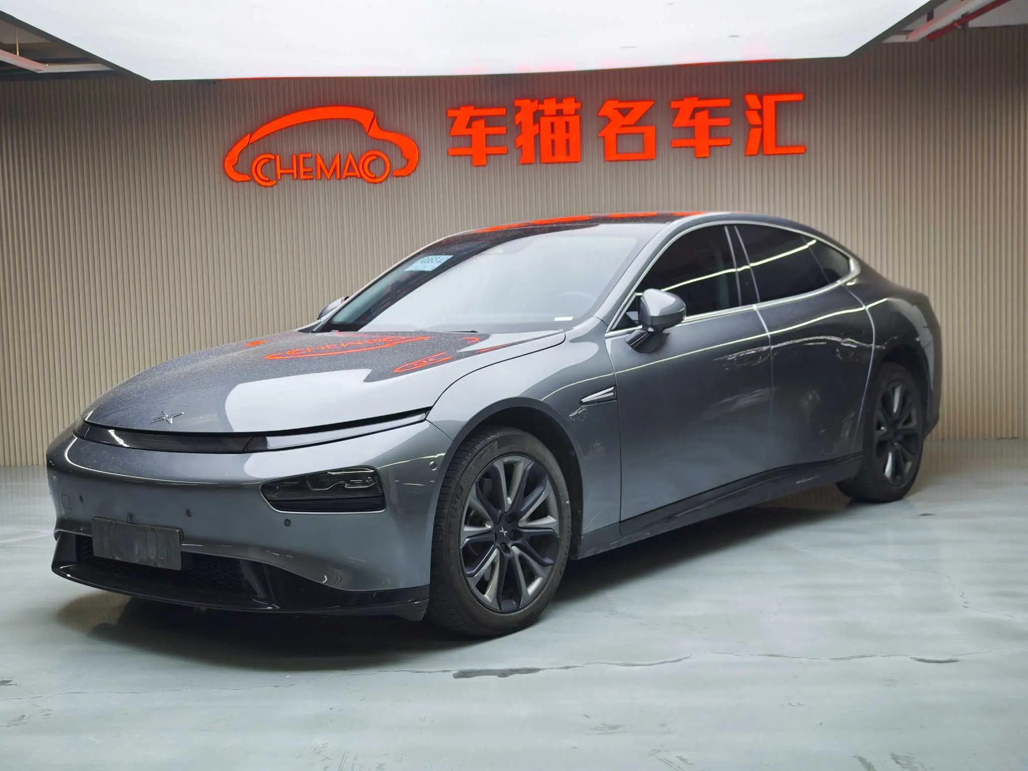 Xpeng P7  из Китая