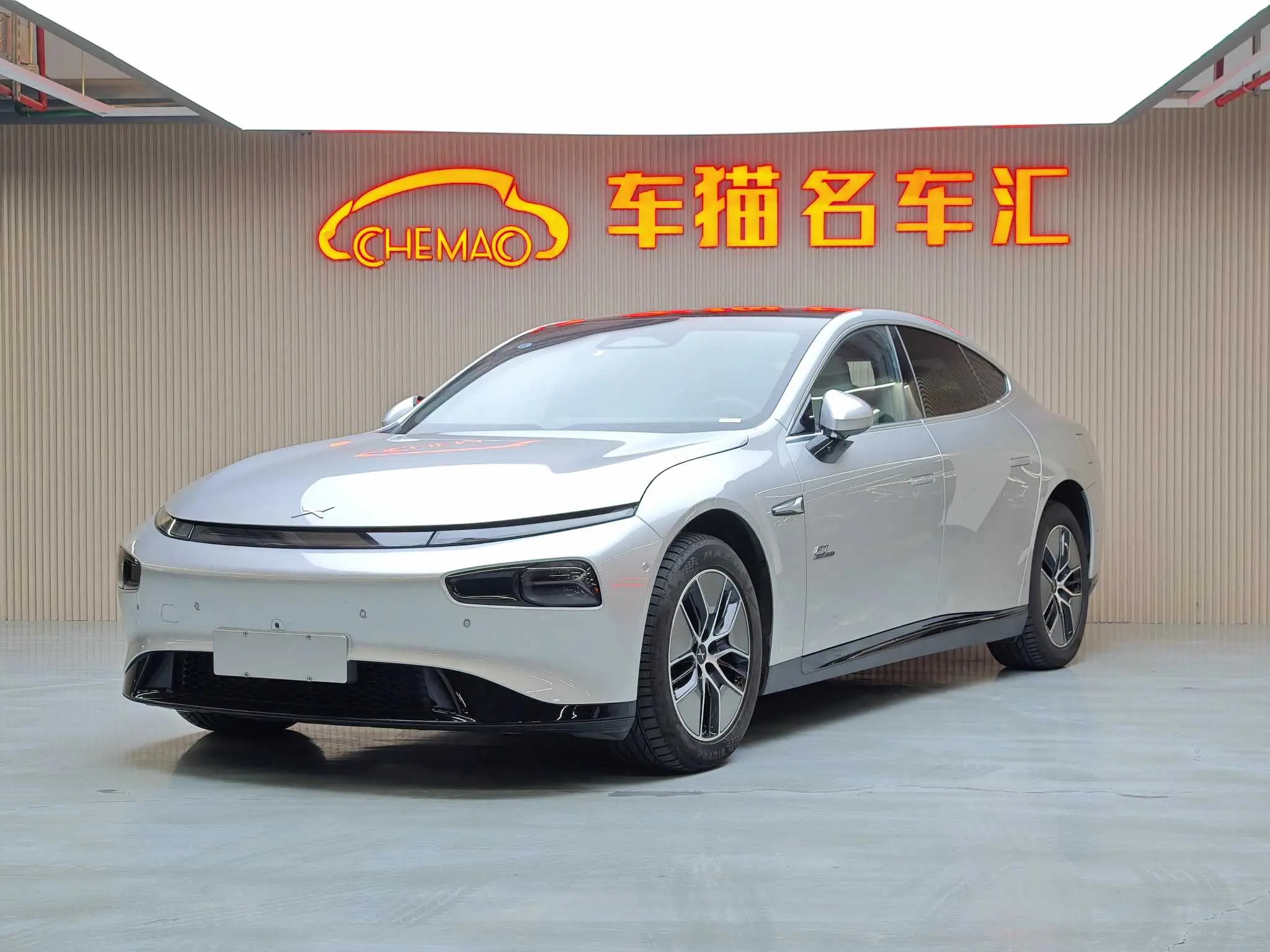 Xpeng P7  из Китая