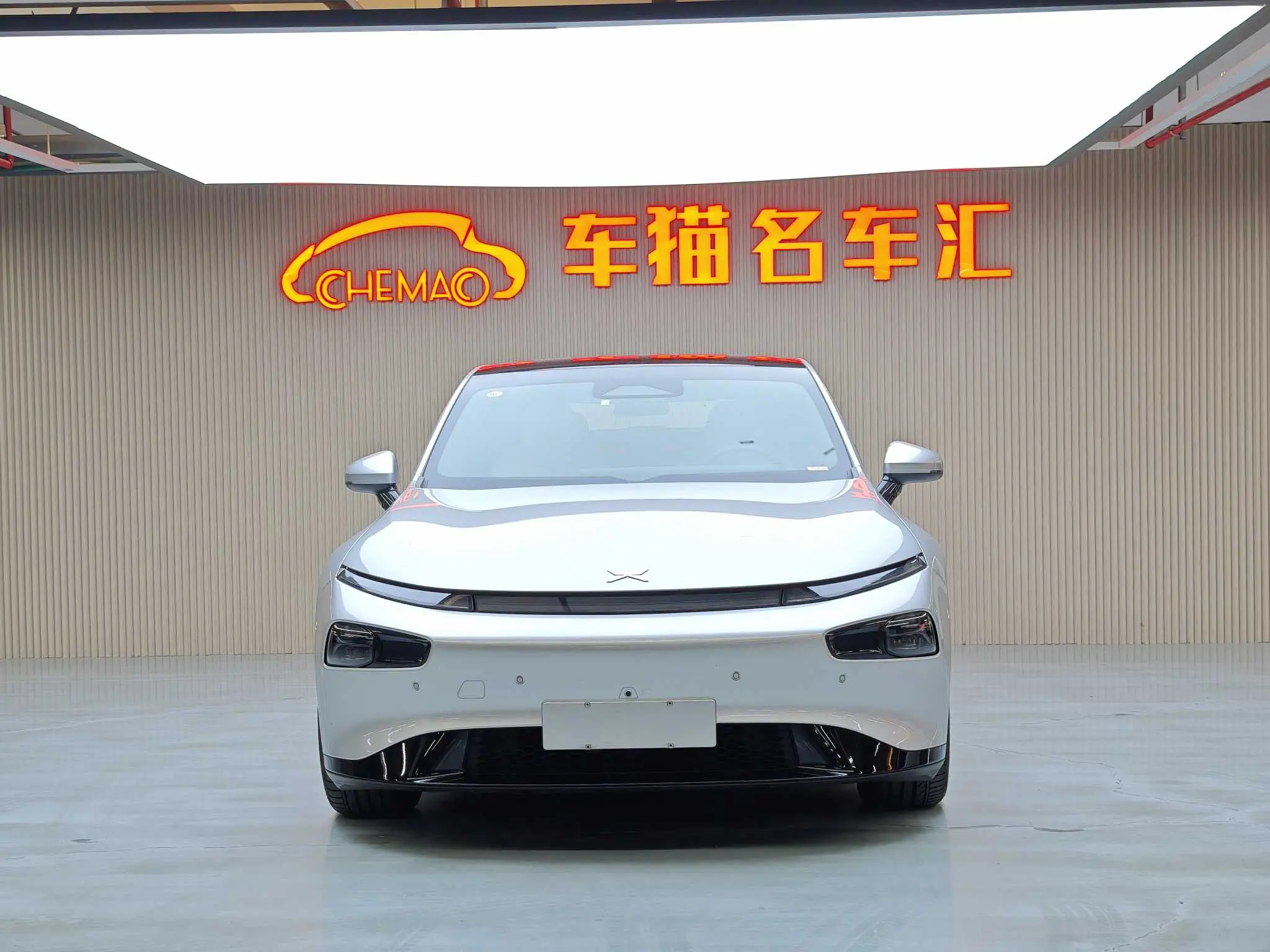 Xpeng P7  из Китая