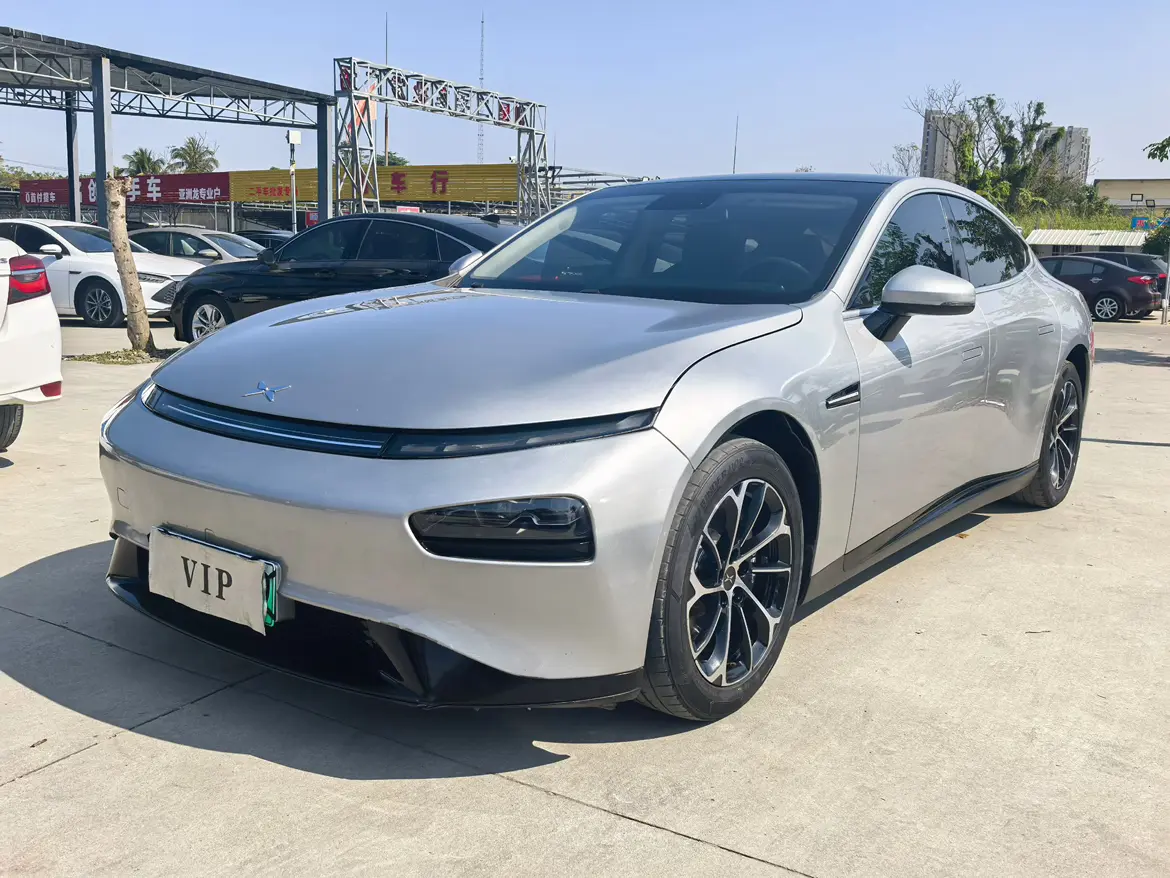 Xpeng P7  из Китая