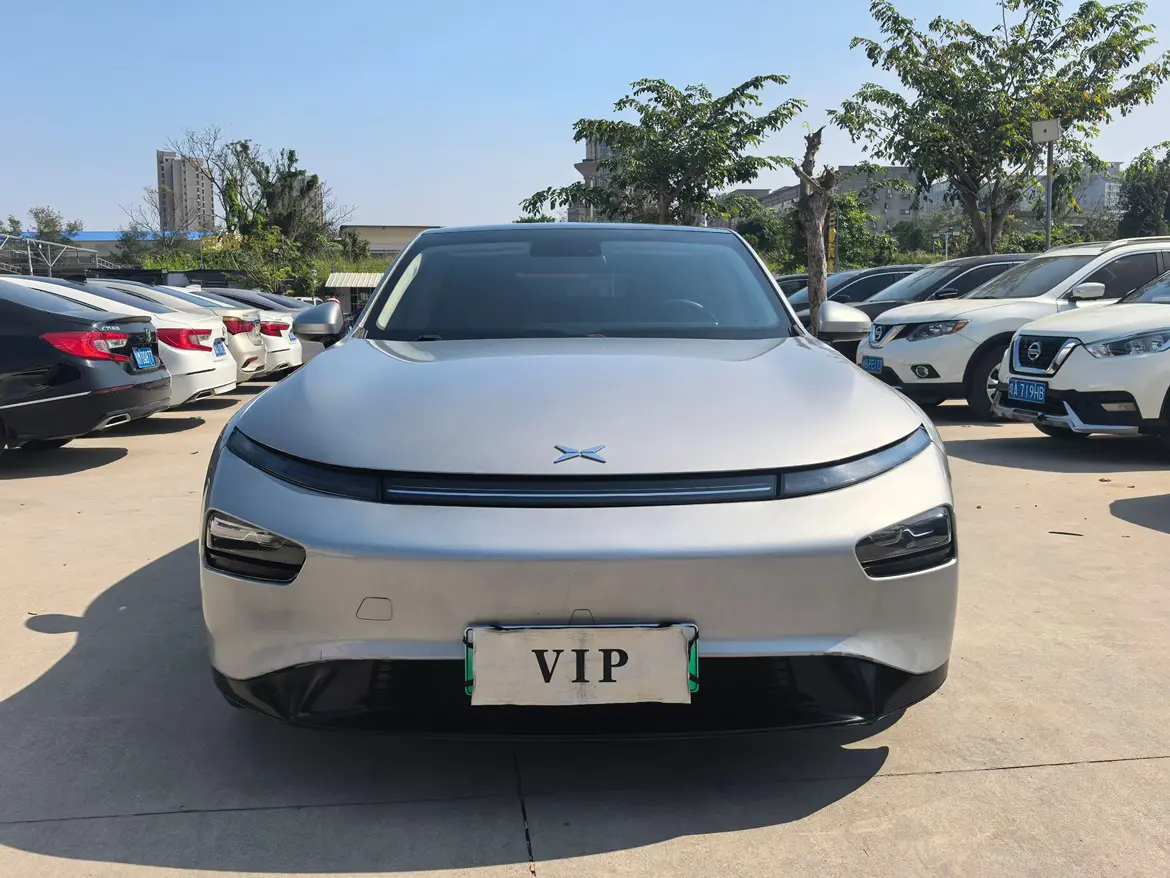 Xpeng P7  из Китая