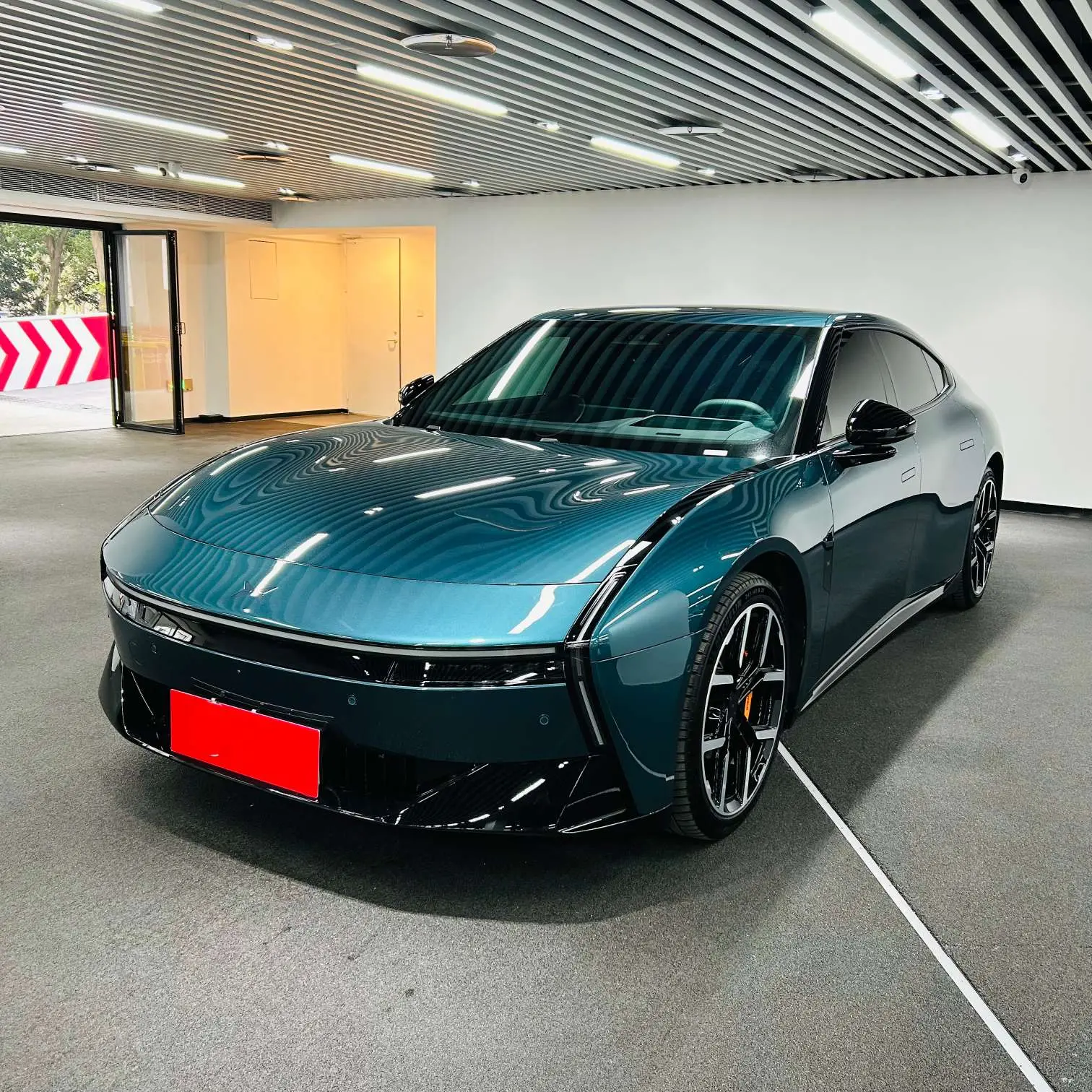 Xpeng P7  из Китая