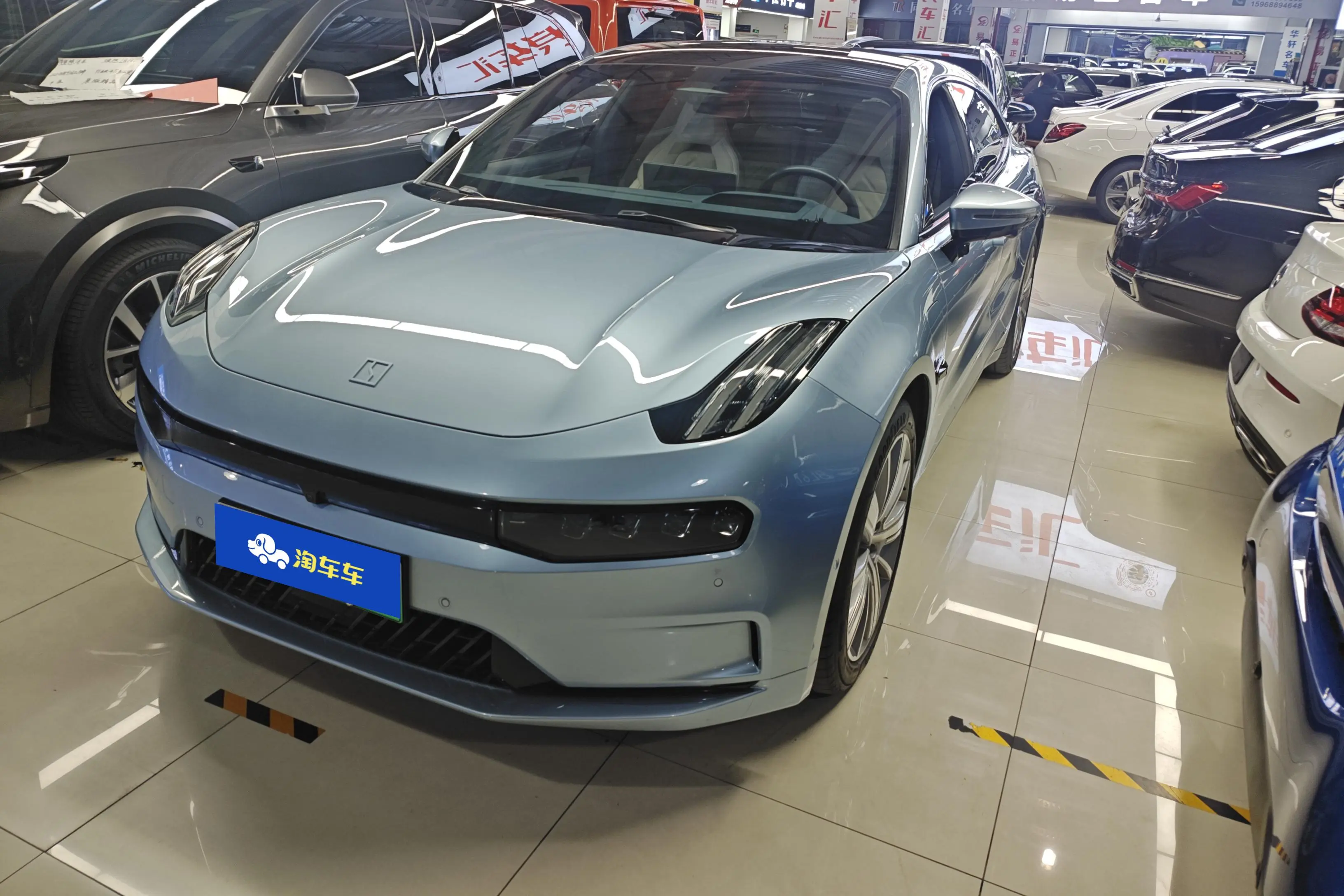 ZEEKR 001  из Китая