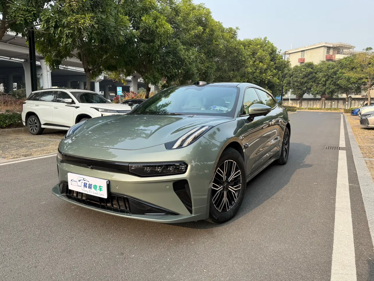 ZEEKR 001  из Китая