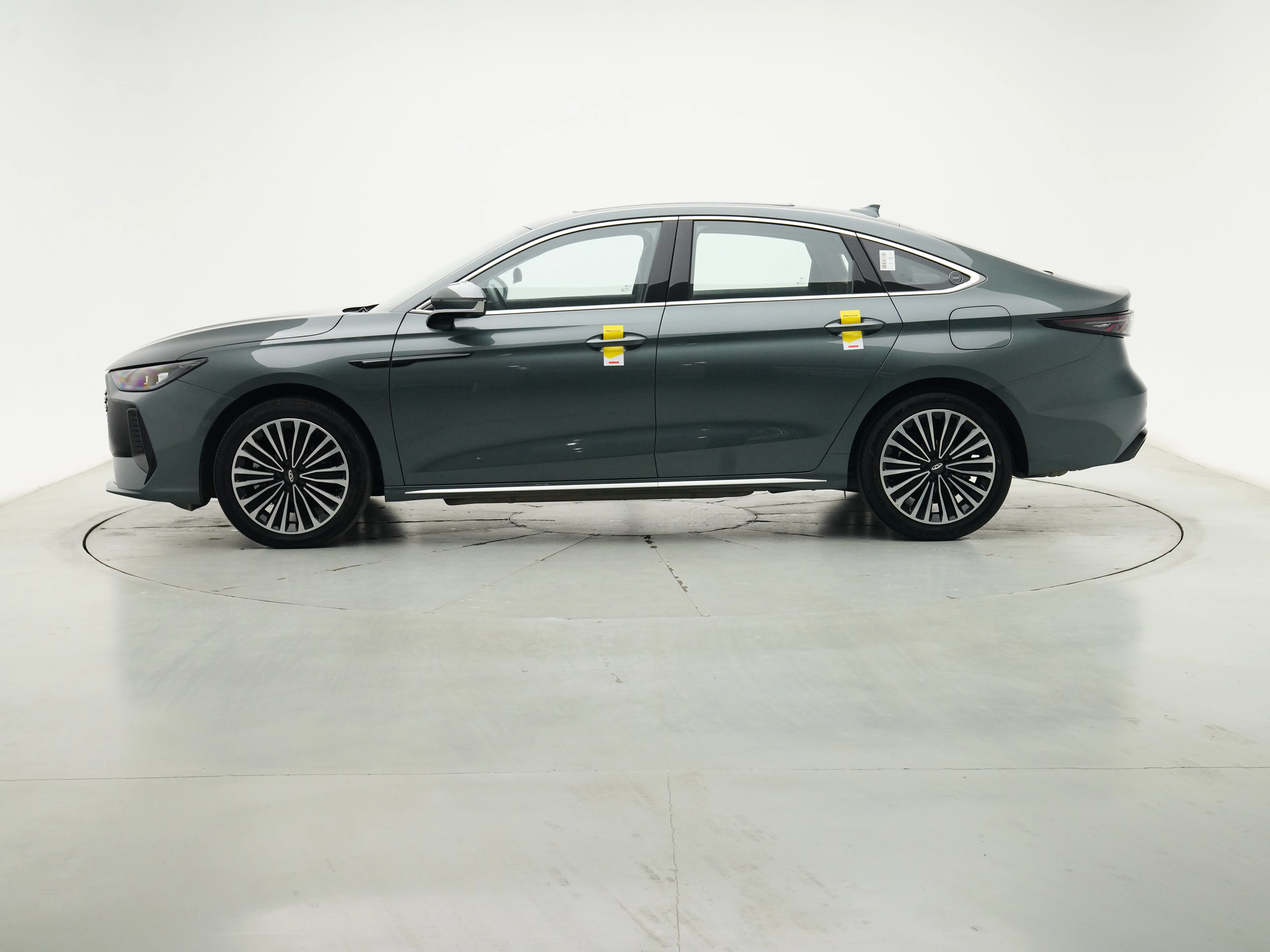 Chery Fengyun A8L  из Китая