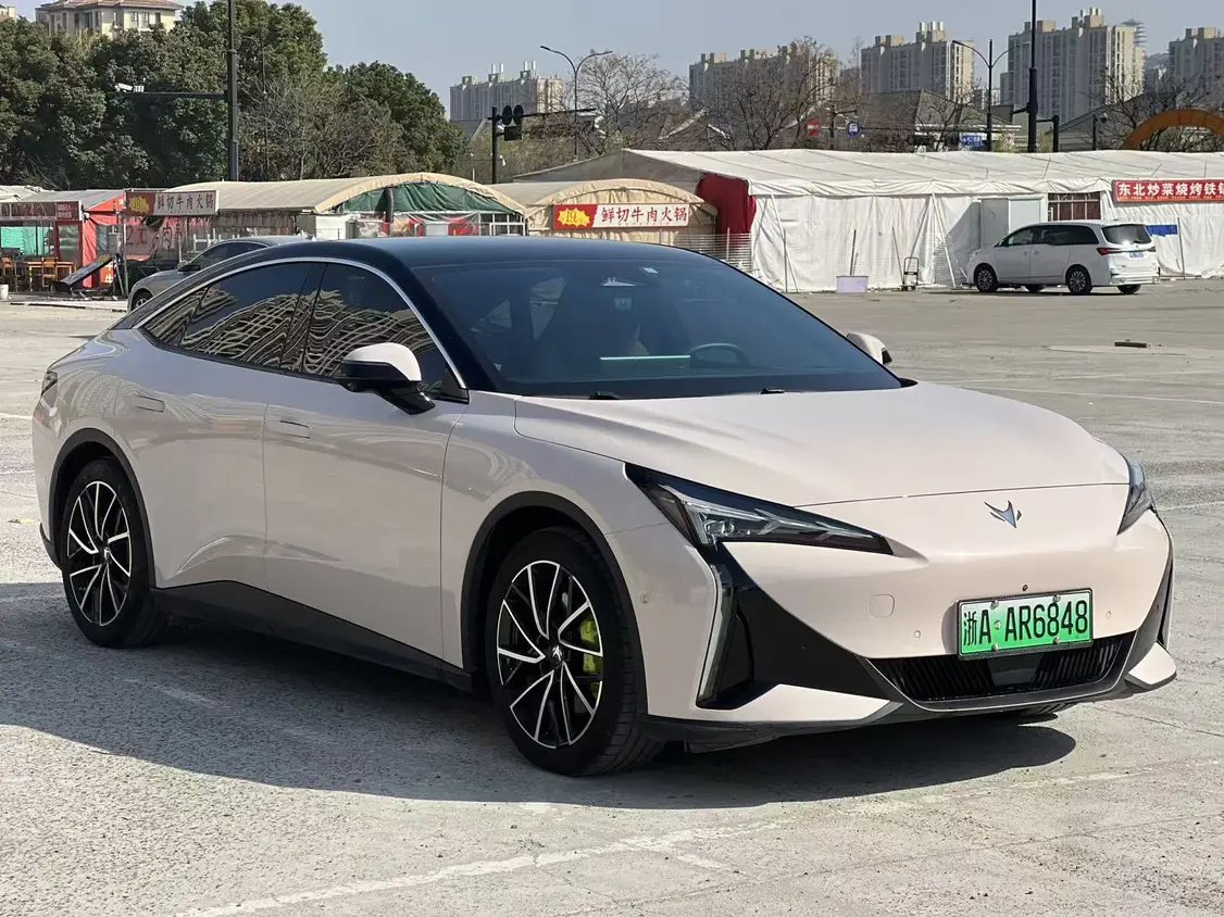 ARCFOX Extreme Fox JiFox Alpha S5  из Китая