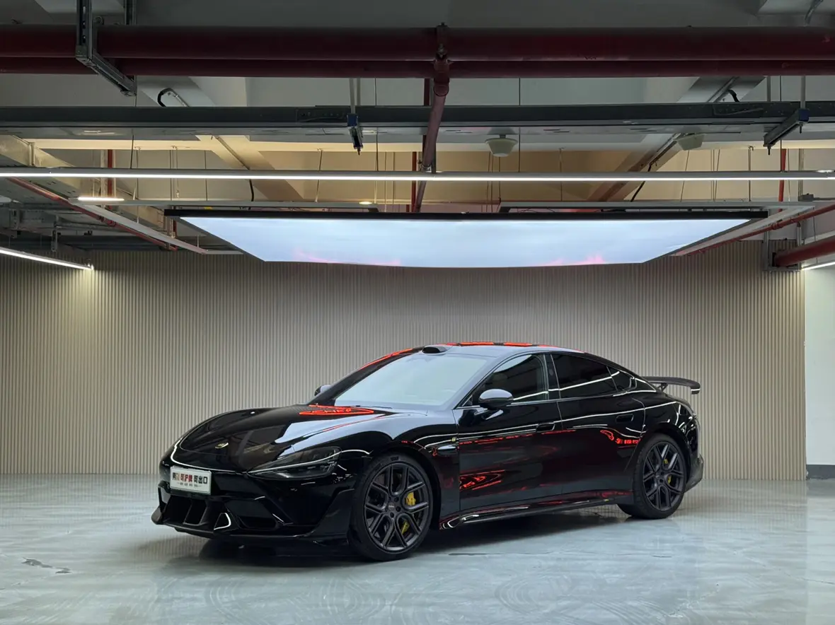 Xiaomi car Xiaomi SU7 Ultra  из Китая