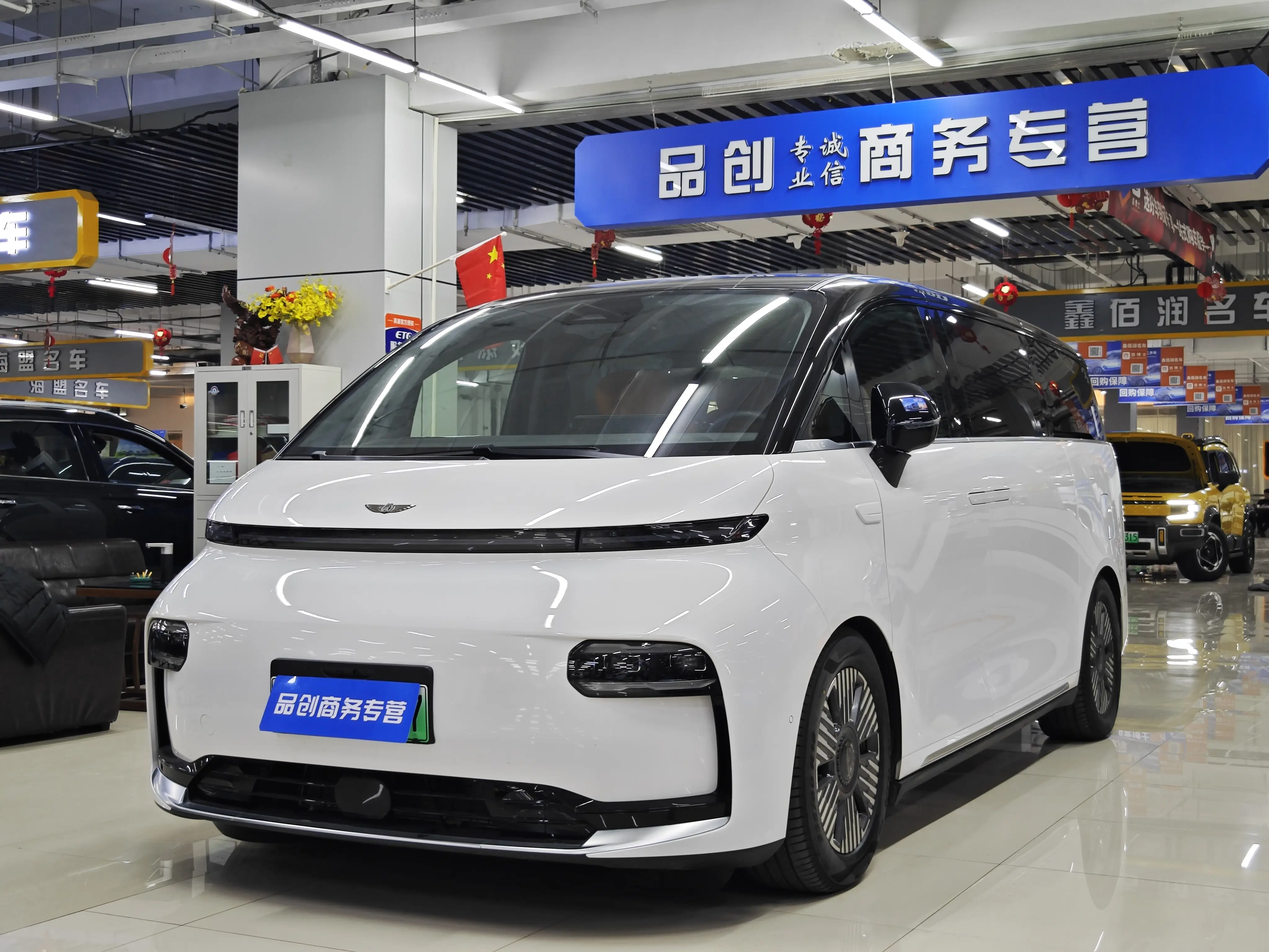 Geely Yizhen L380  из Китая