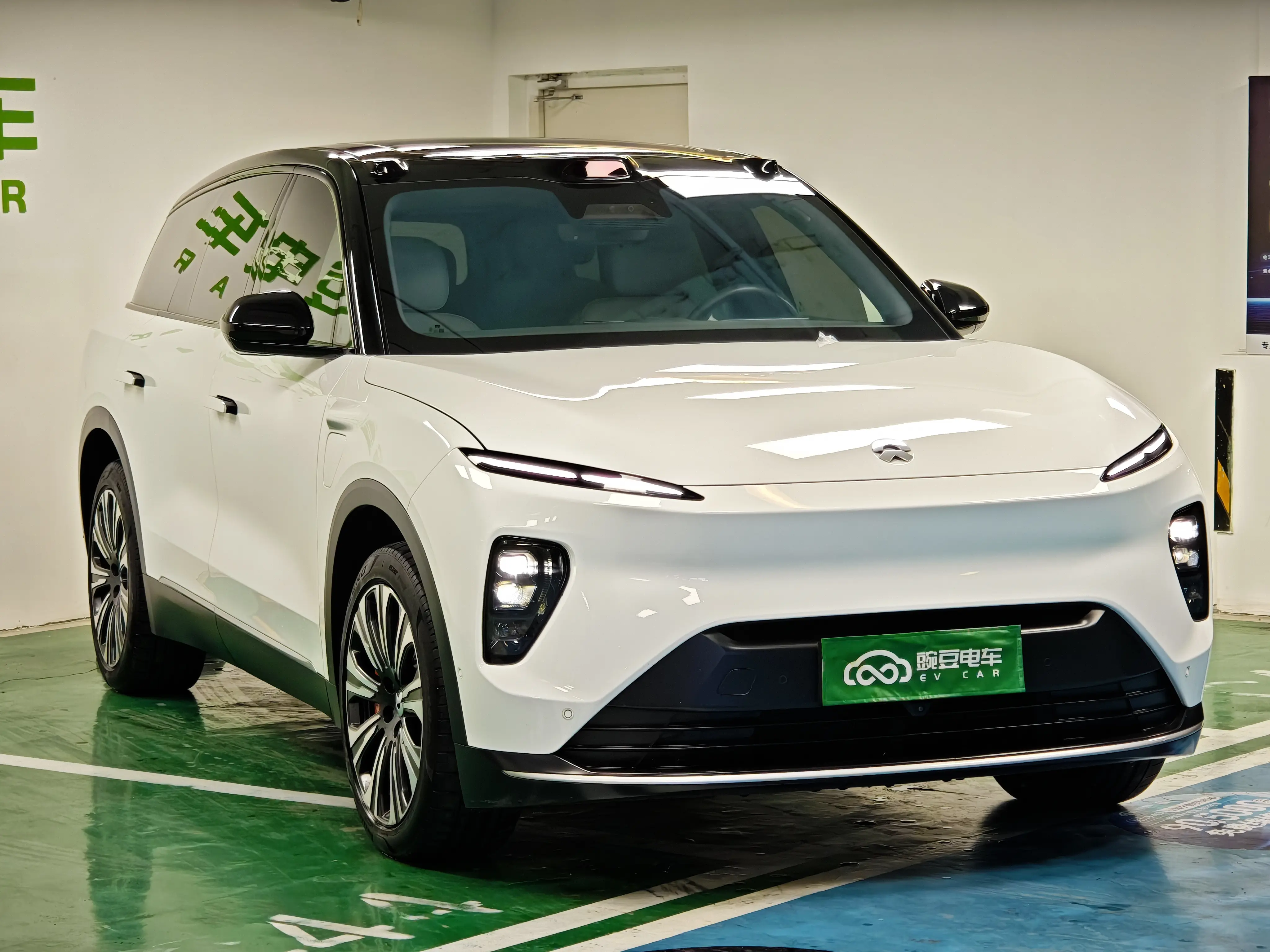 NIO ES8  из Китая