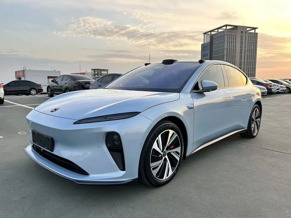 NIO ET5  из Китая