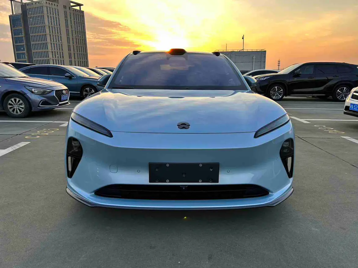 NIO ET5  из Китая