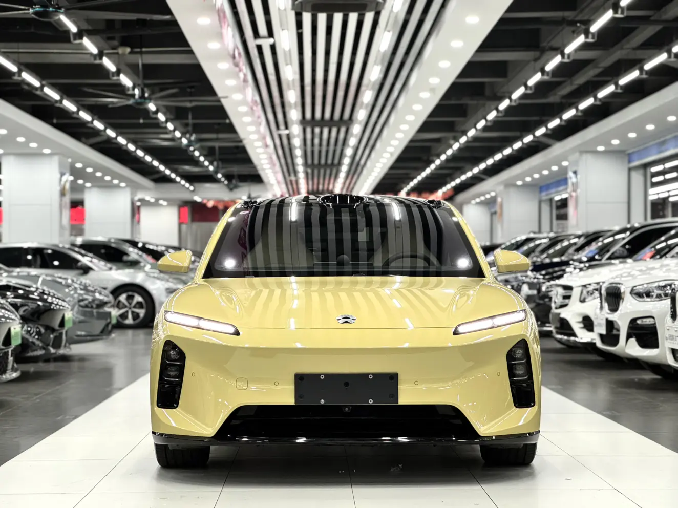 NIO ET5  из Китая