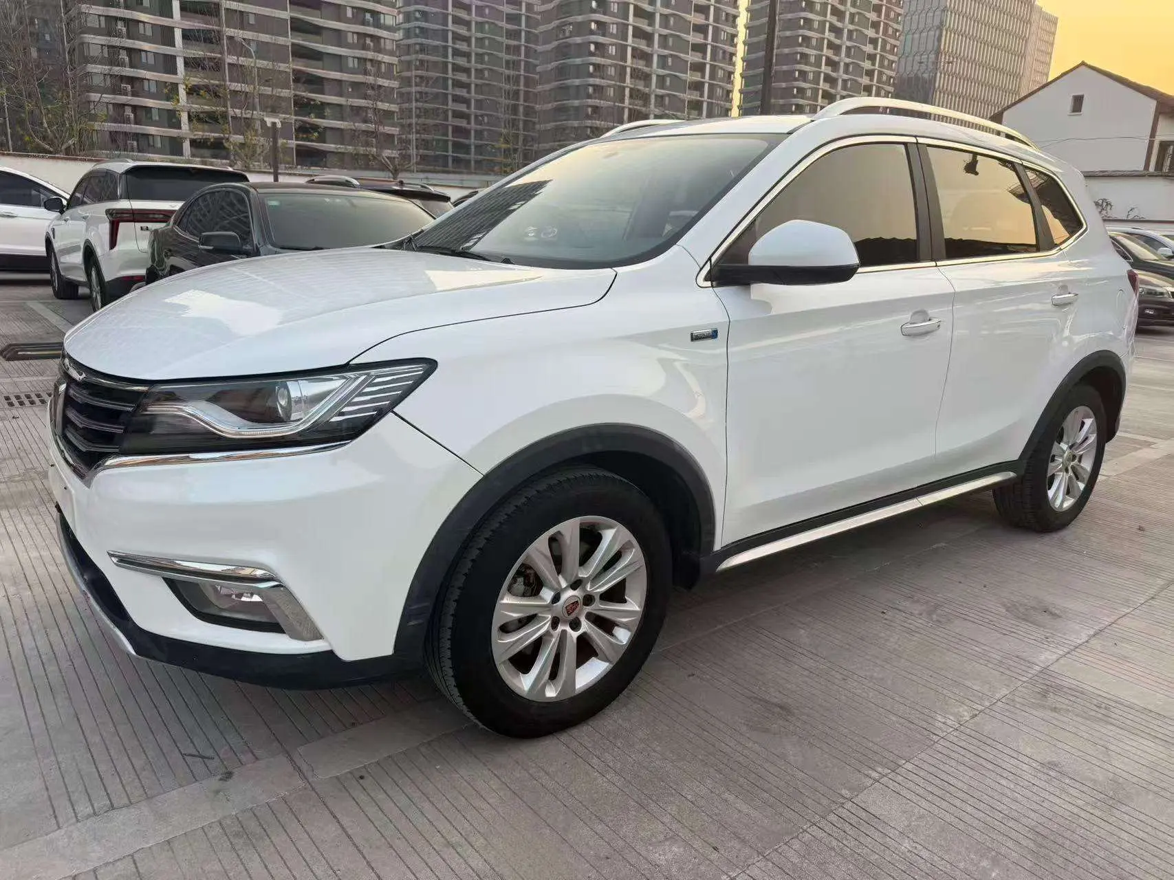 Roewe RX5  из Китая
