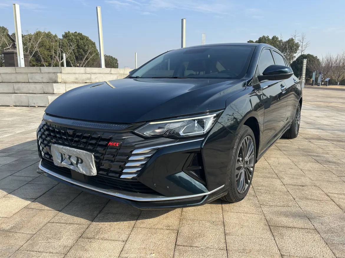 Dongfeng Yixuan MAX  из Китая