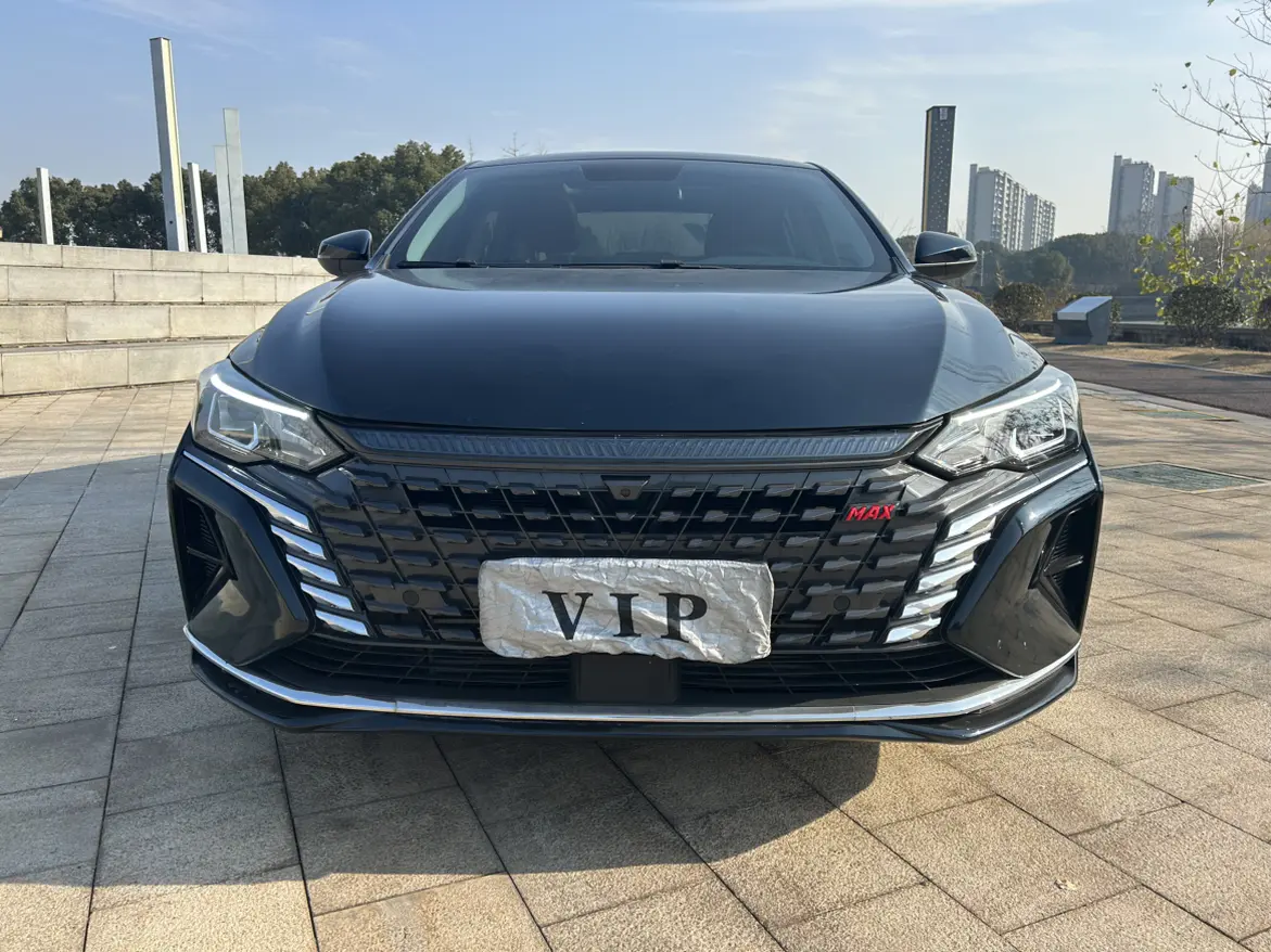 Dongfeng Yixuan MAX  из Китая