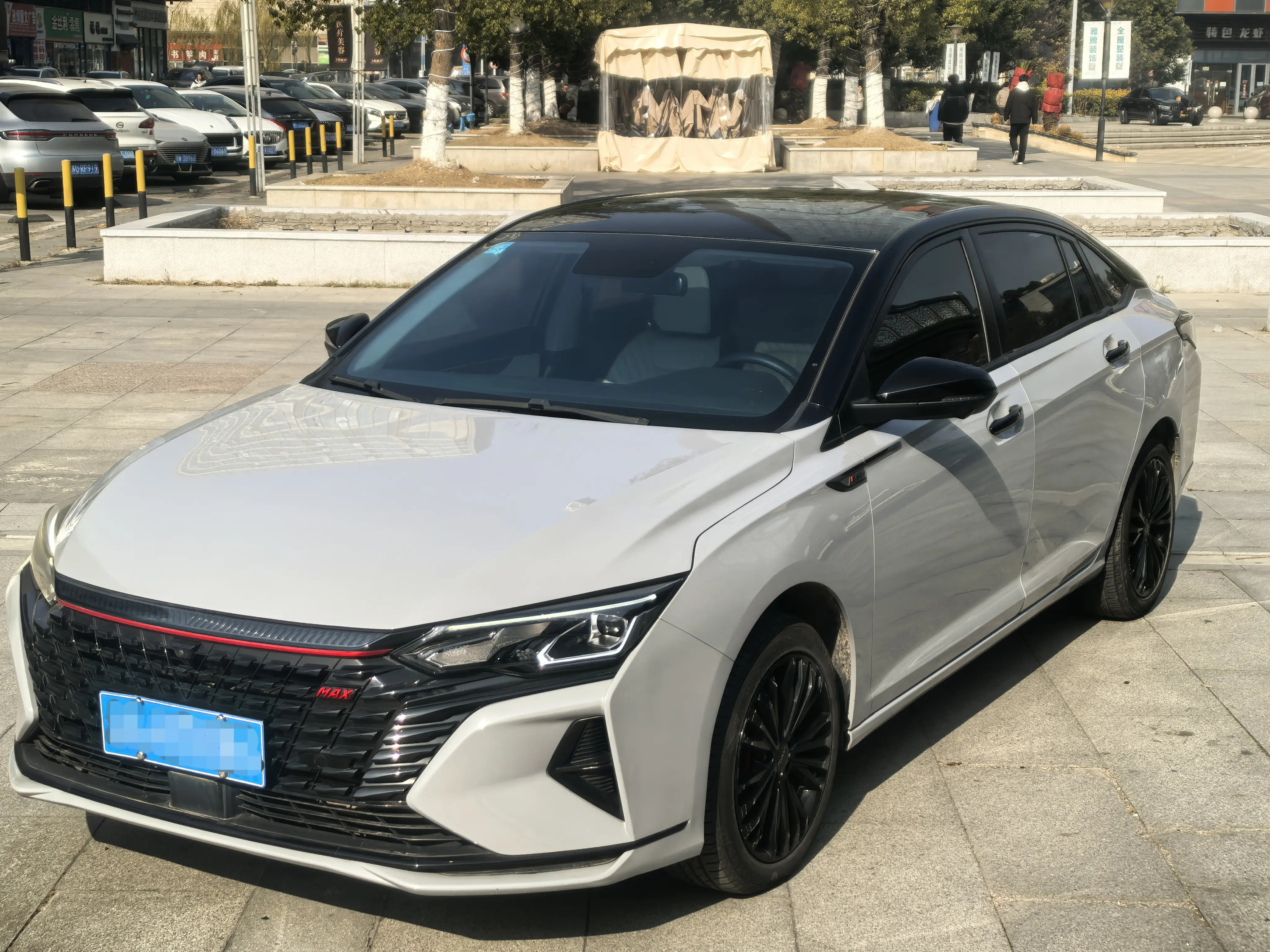 Dongfeng Yixuan MAX  из Китая
