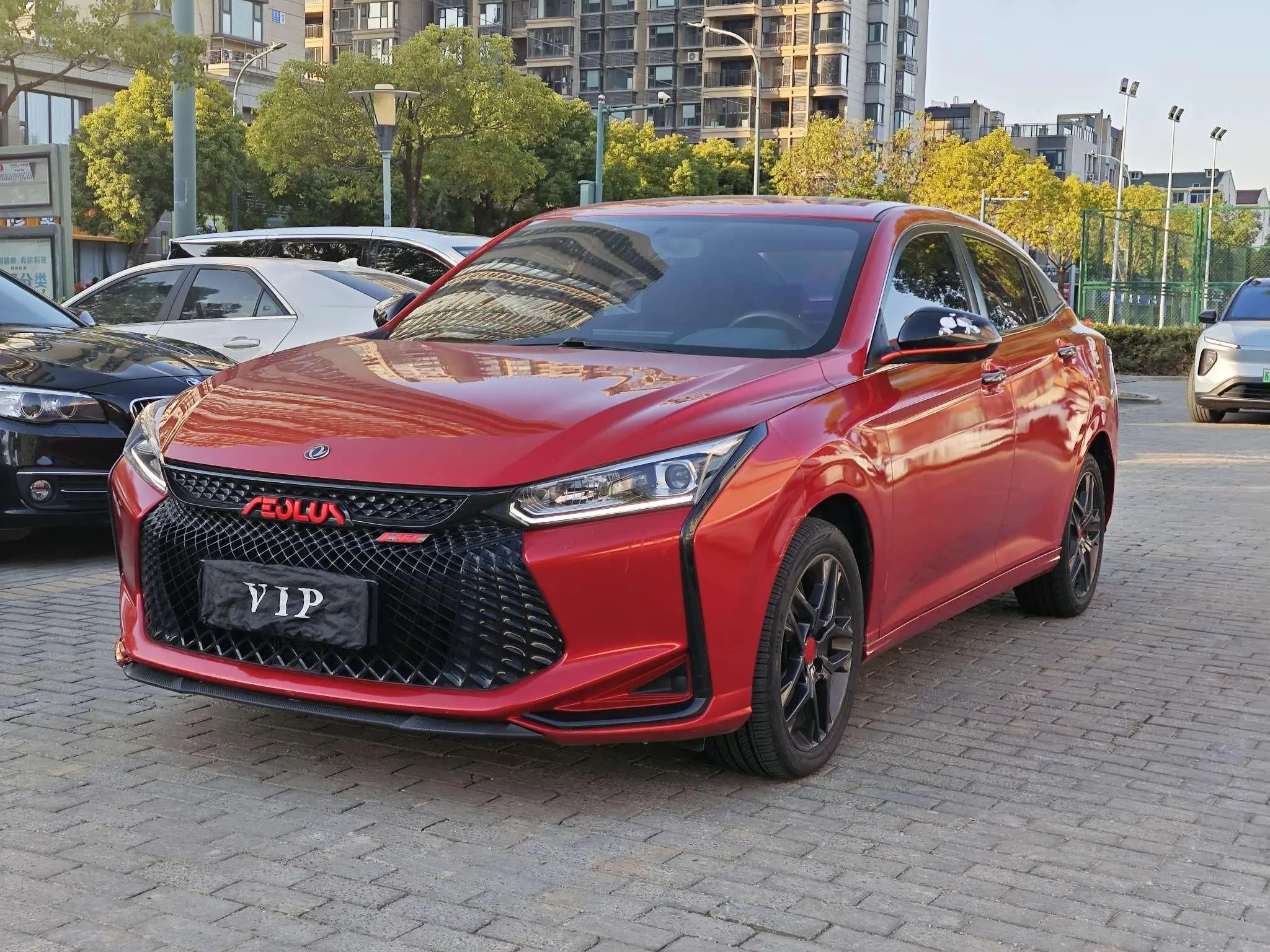 Dongfeng Yixuan  из Китая